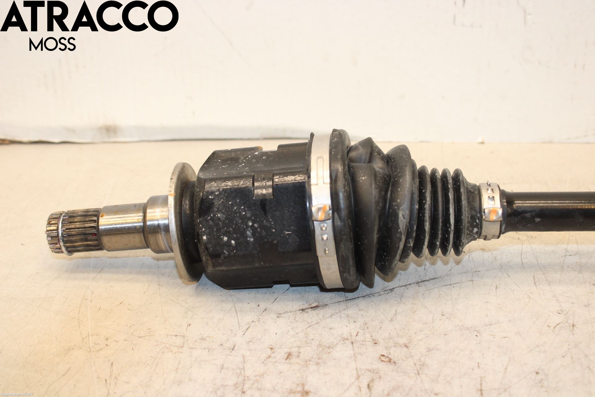 Toyota YARIS CROSS XP21 21- Drivaxel Fram Vänster