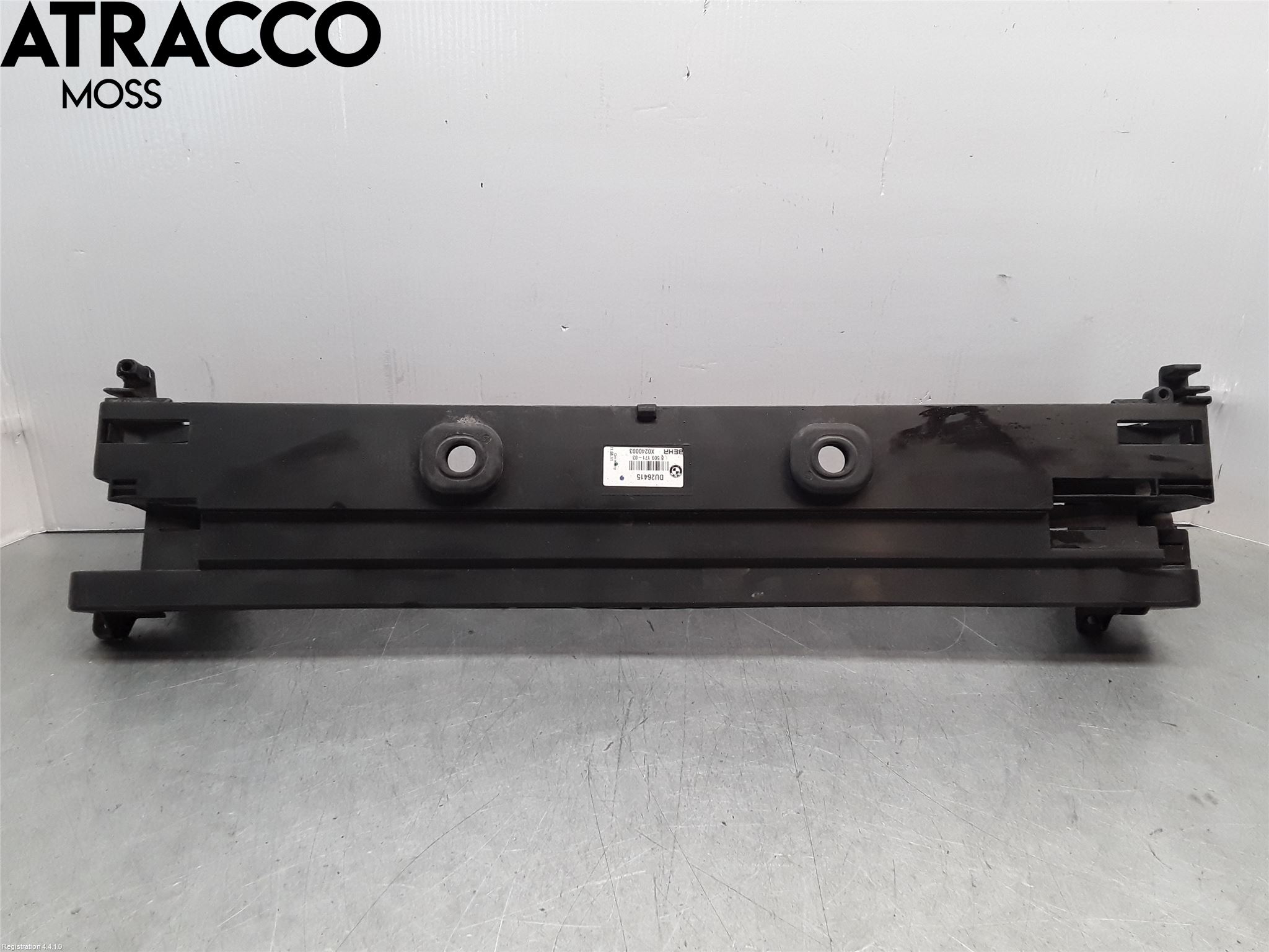 BMW 5 F10/F11/F18 09-17 Kylarfäste-Ram-Balk
