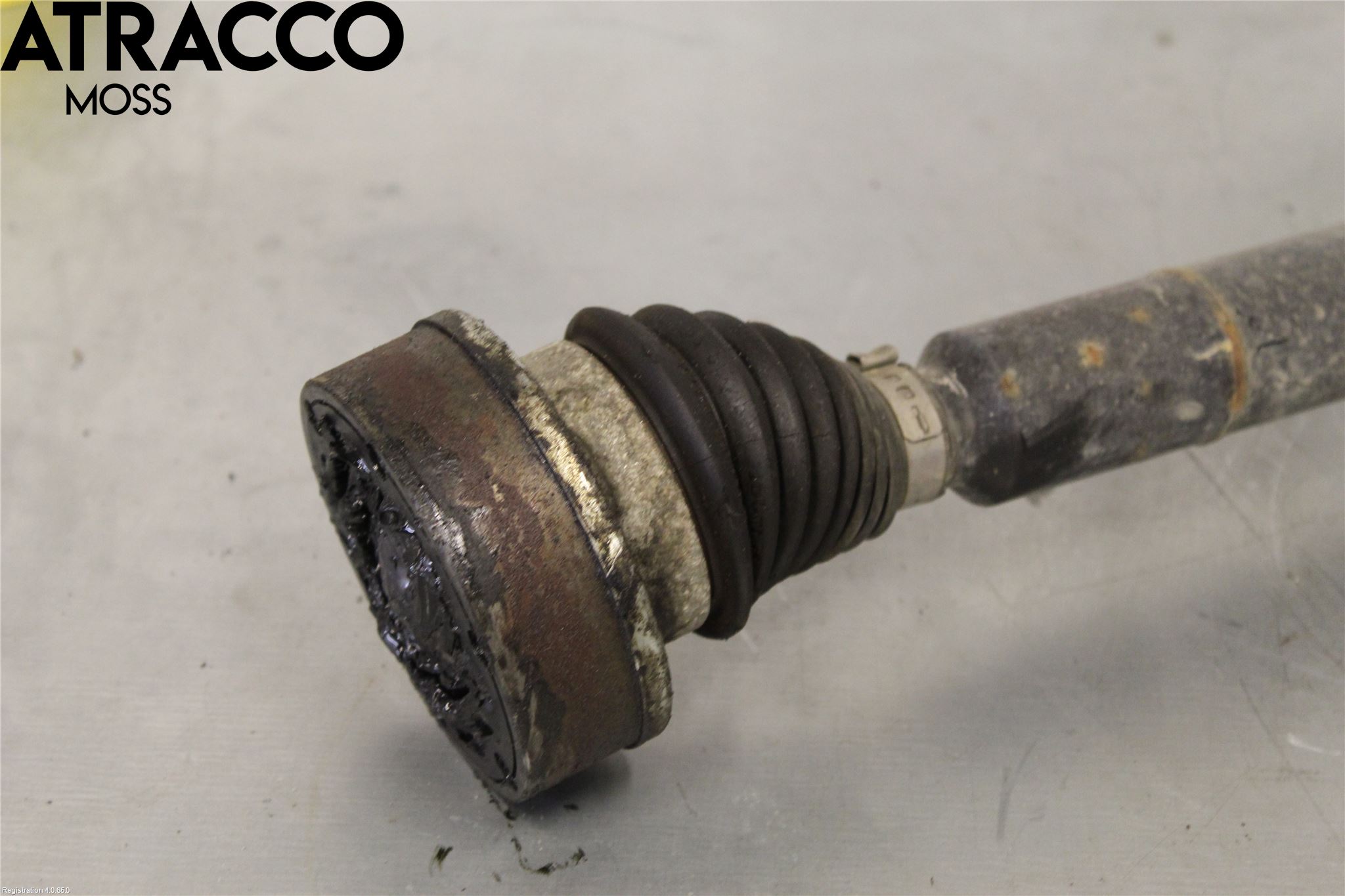Volkswagen VW POLO 10-17 Drivaxel Fram Höger