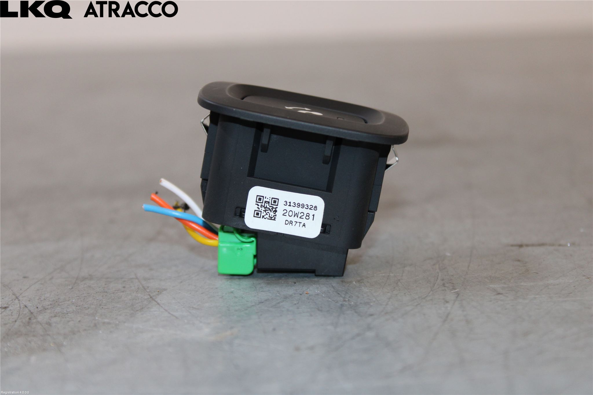 Volvo XC40/RECHARGE 18- Strömställare Dragkrok