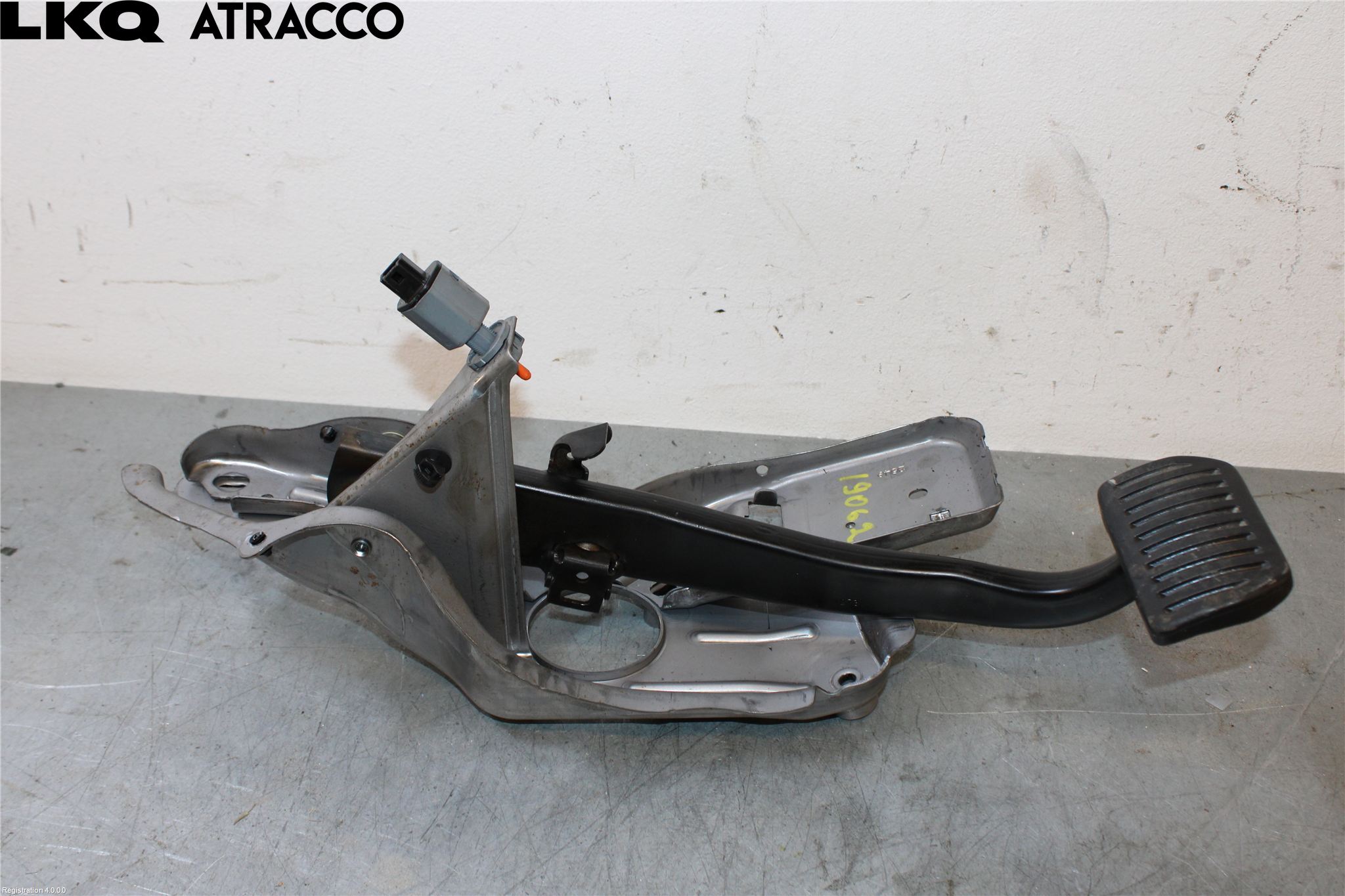 Volvo EX40 25- Bromspedal