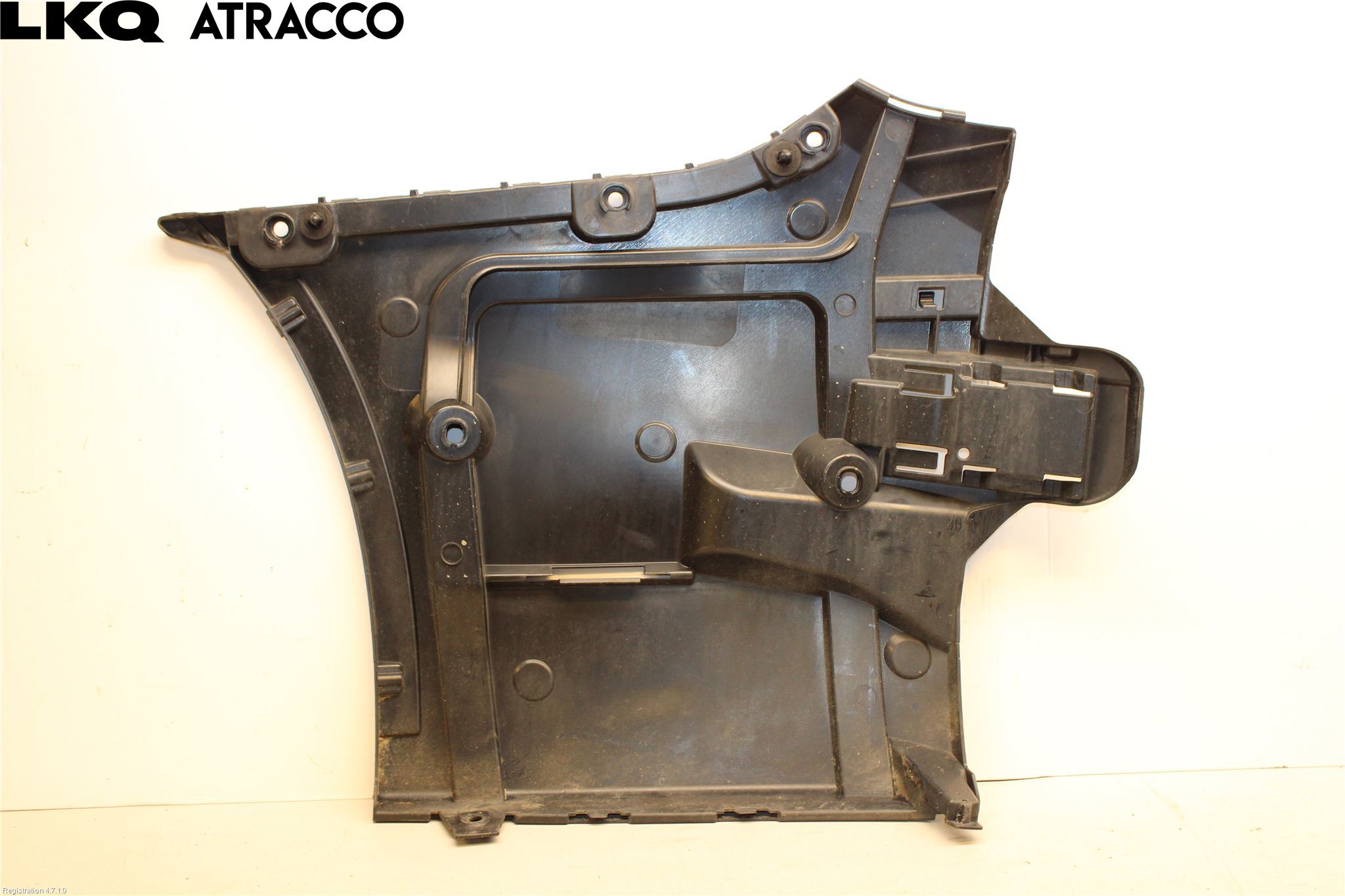 BMW 5 G30/G31/F90 17-23 Stötfångarfäste Bak Hö