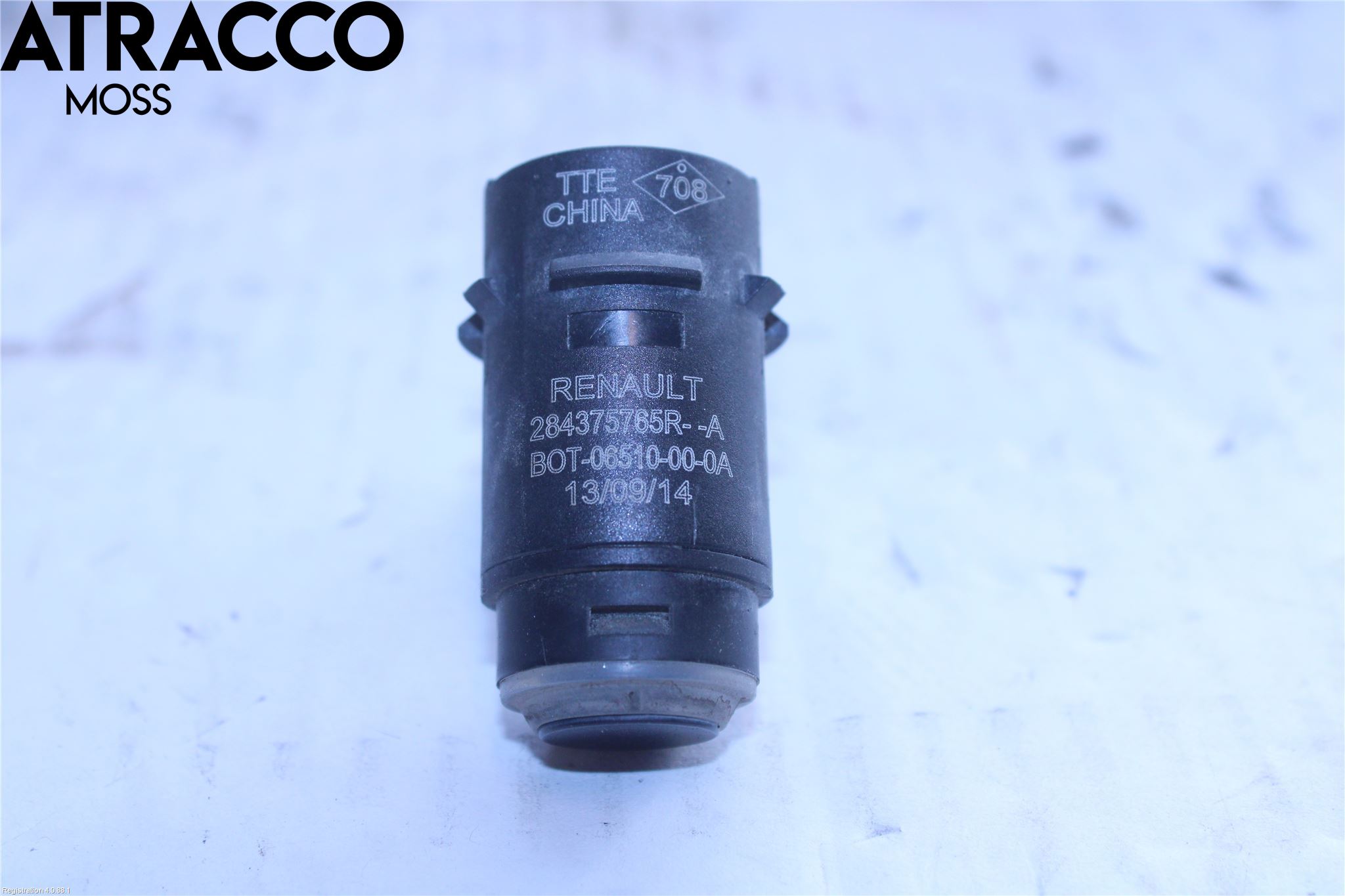 Dacia DUSTER 10-17 Parkeringshjälp Backsensor