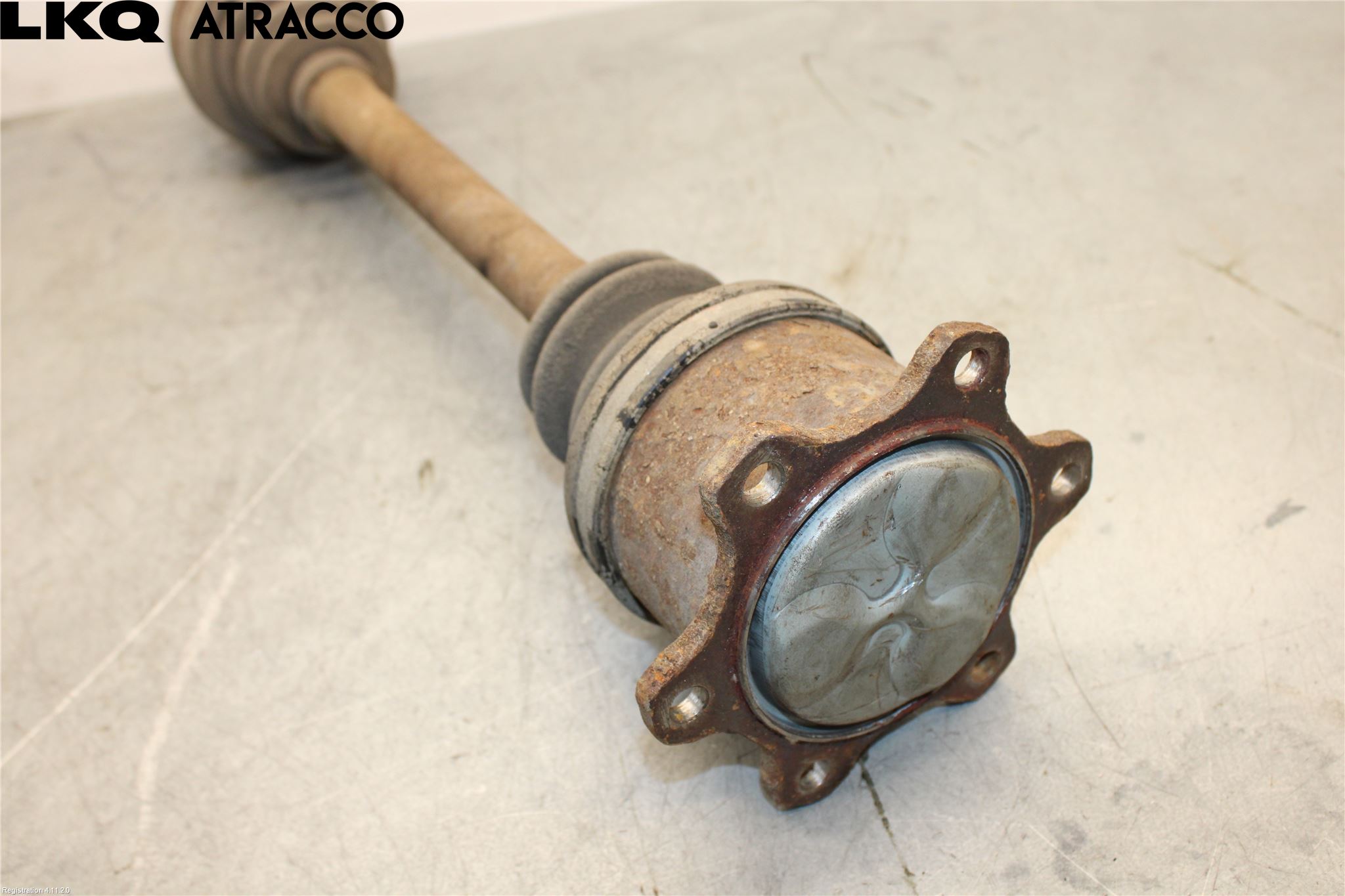 Toyota HI-ACE 06-12 Drivaxel Bak Höger
