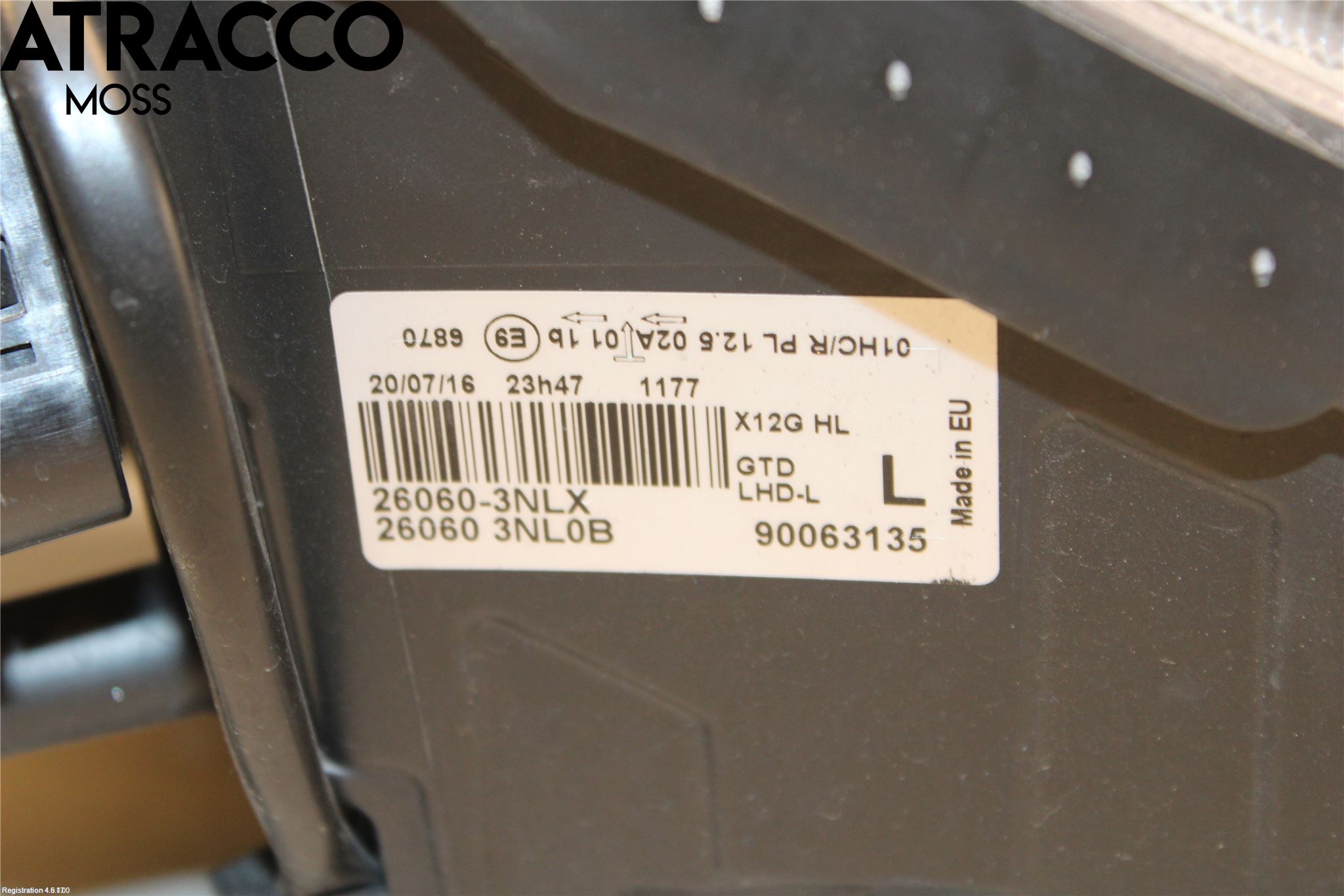 Nissan LEAF 11-17 Strålkastare Vänster