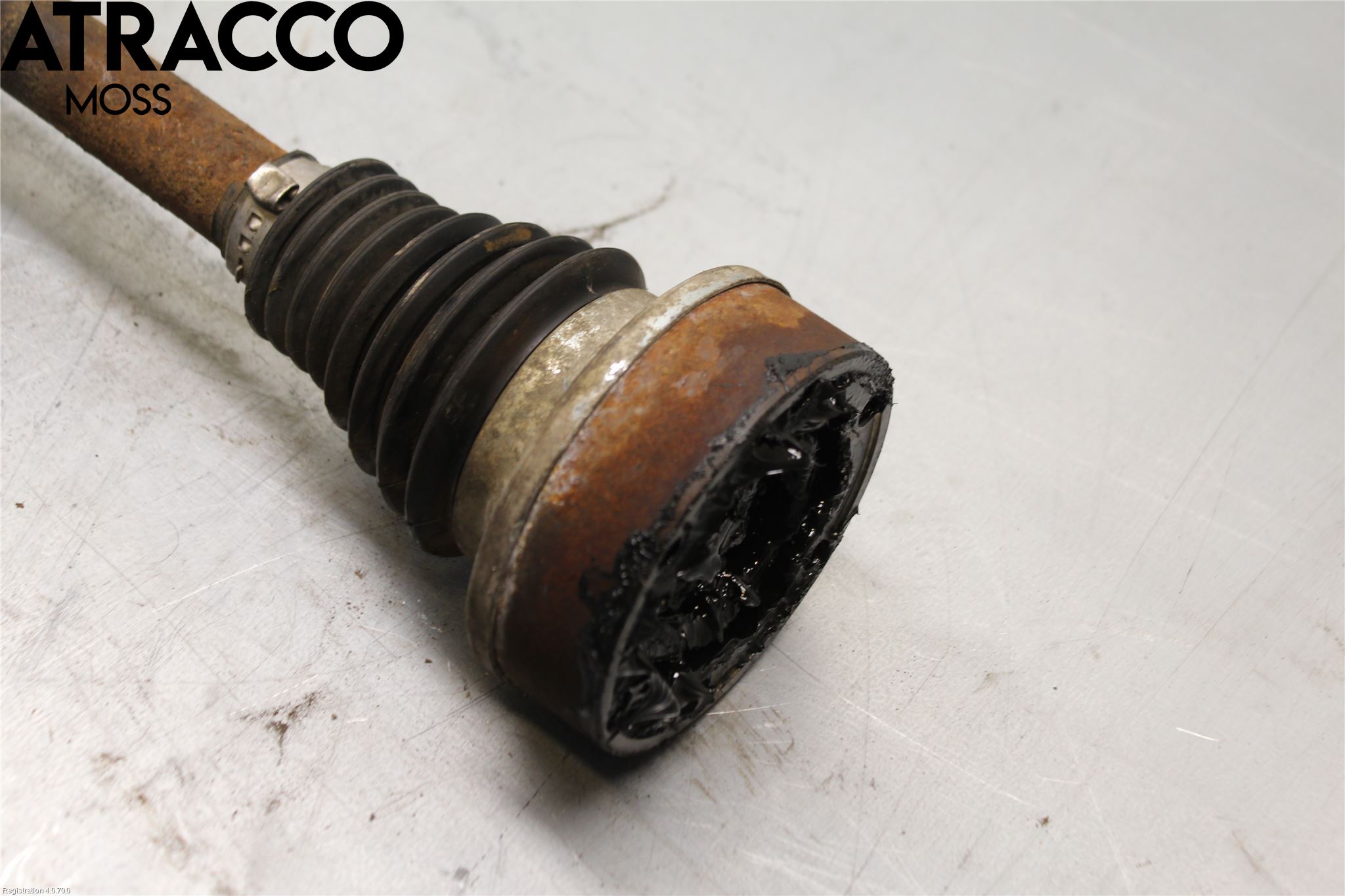Volkswagen VW PASSAT 05-11 Drivaxel Fram Vänster