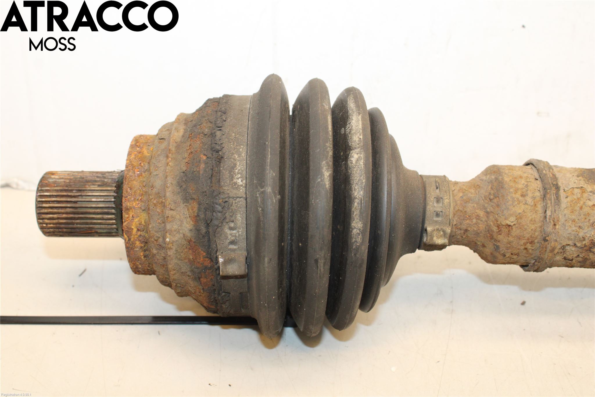 Volkswagen VW GOLF V 04-09 Drivaxel Fram Höger