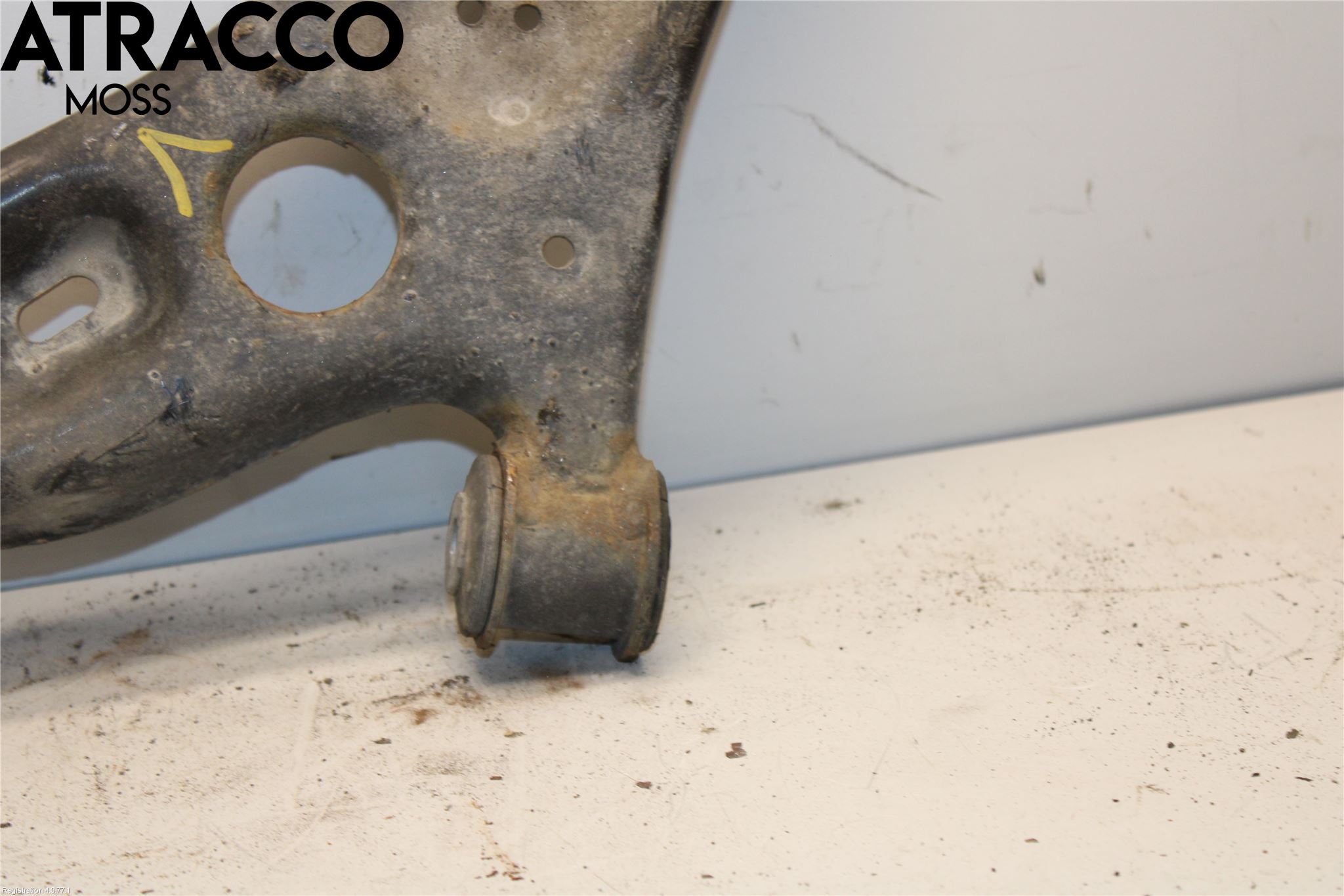 Volkswagen VW TIGUAN 07-16 Bärarm Fram Undre Vä