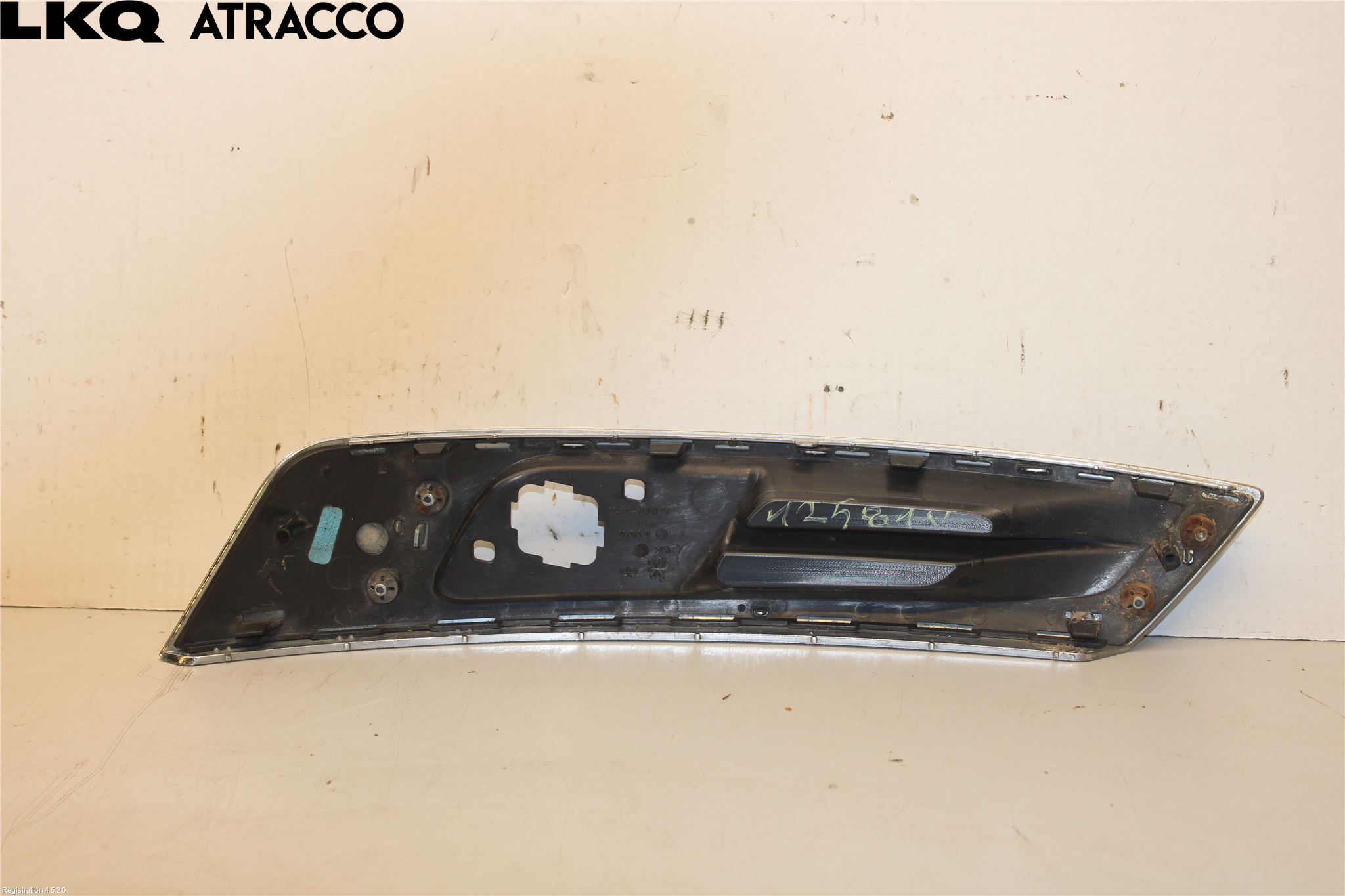 Peugeot 5008 10-16 Dimljussarg Fram
