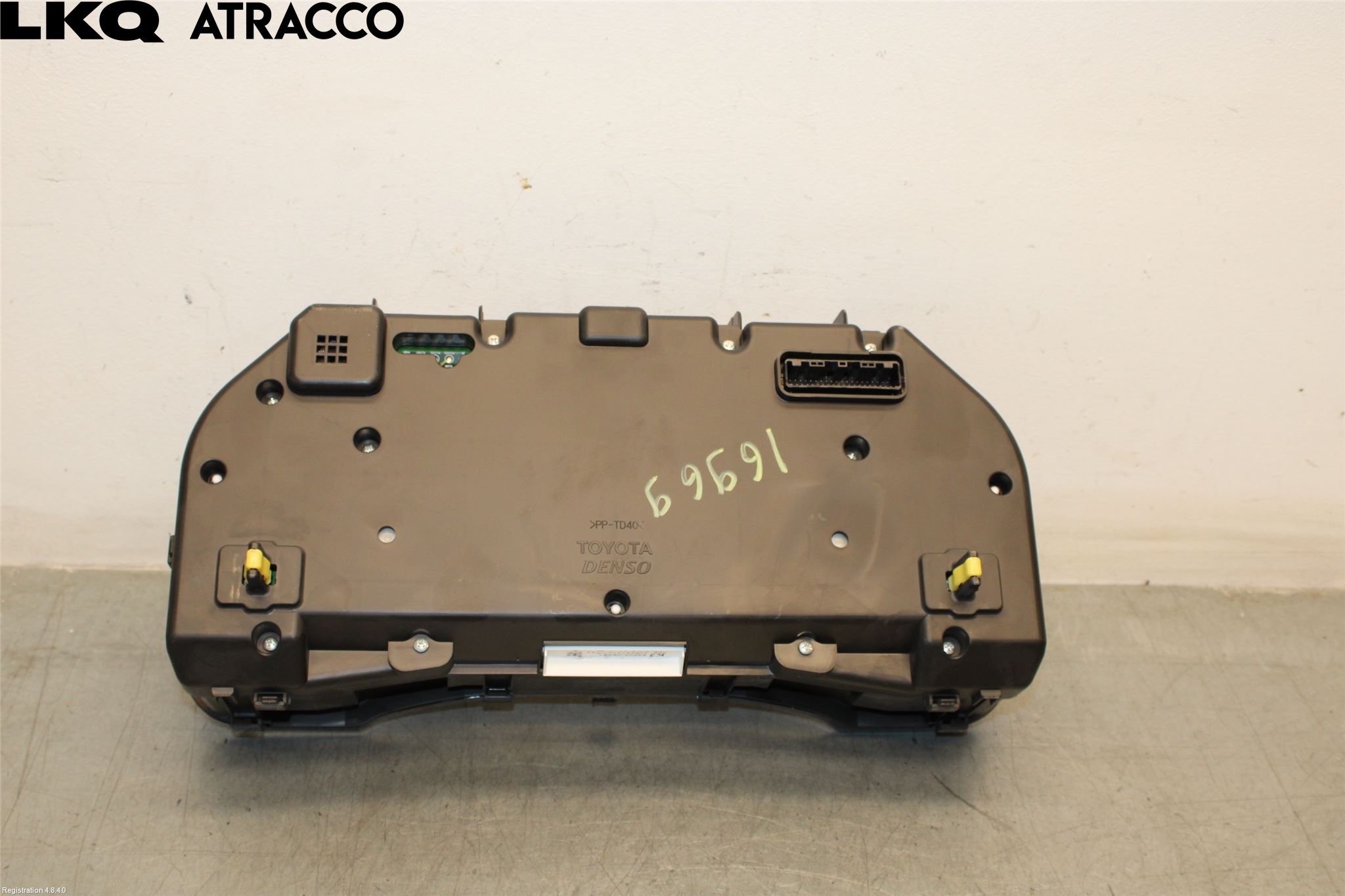 Toyota AVENSIS 09-15 Instrument Komb
