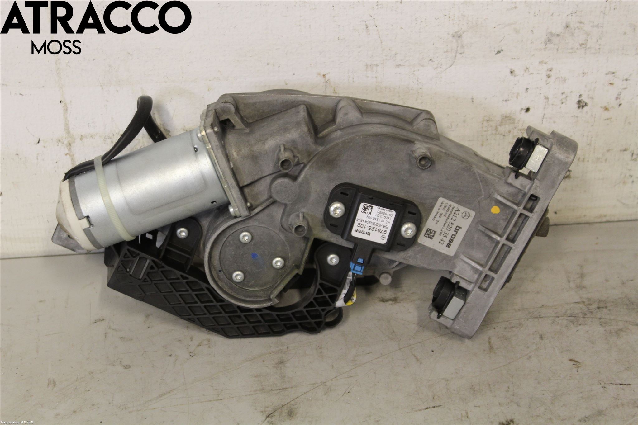 Mercedes-Benz MB E-KLASS (W212) 09-16 Bakluckeöppnare Automatisk