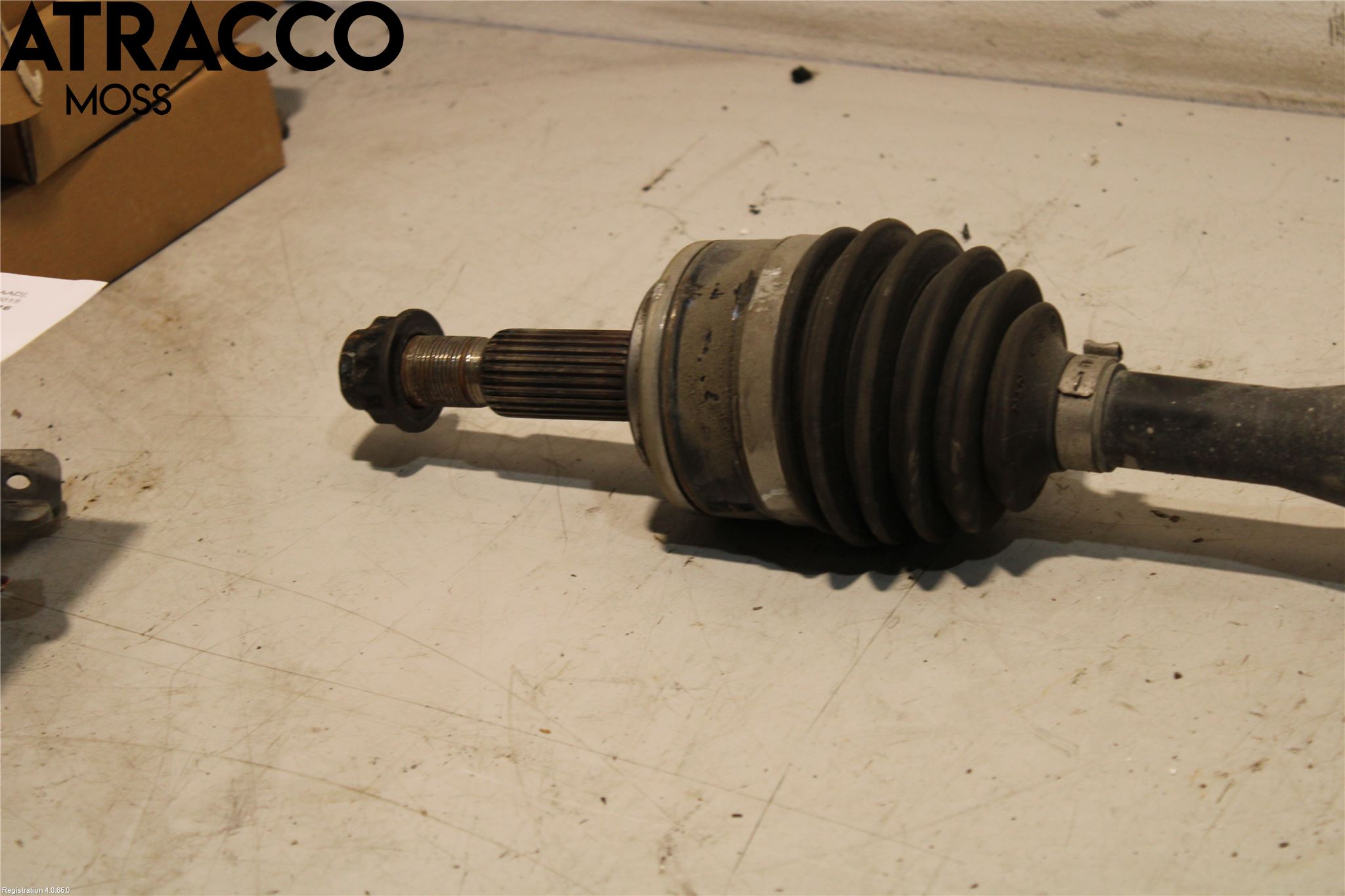 Toyota C-HR 16-23 Drivaxel Fram Höger