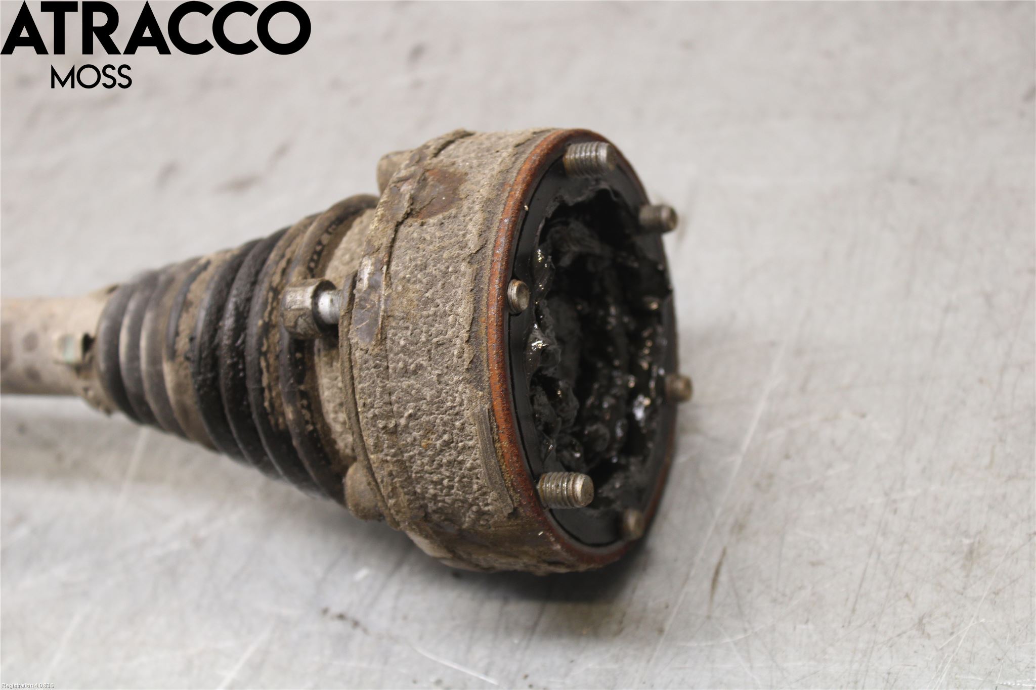 Volkswagen VW PASSAT 11-14 Drivaxel Bak Vänster