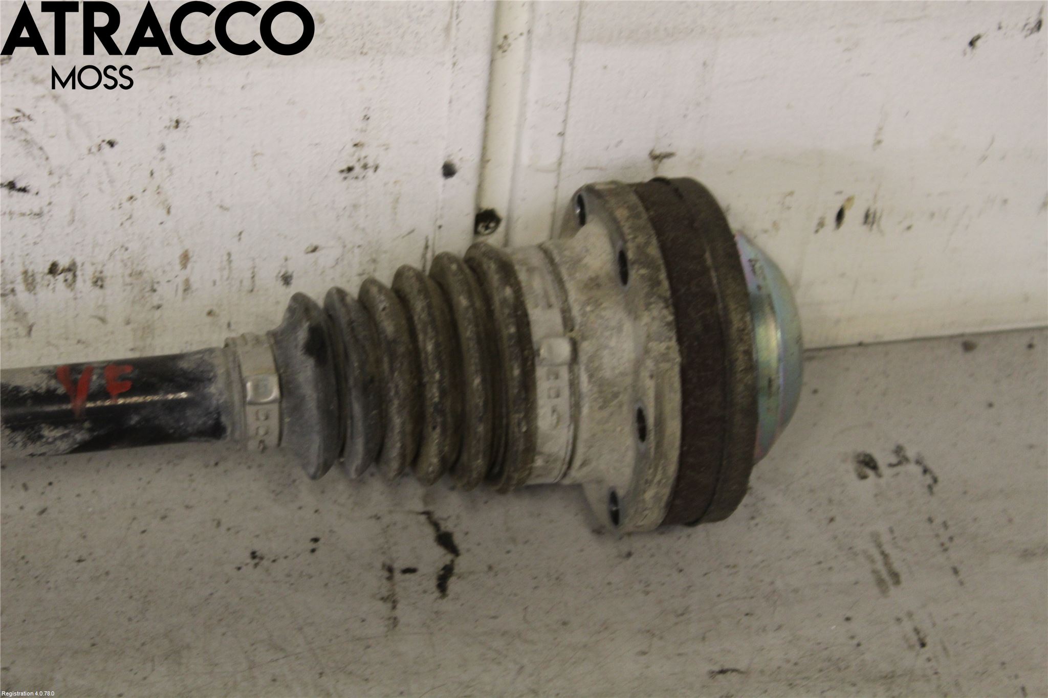 Volkswagen VW TOURAN 10-15 Drivaxel Fram Vänster