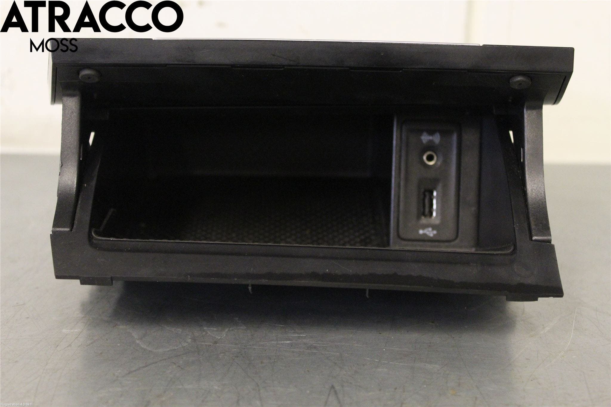 Volkswagen VW GOLF / E-GOLF VII 13-20 Instrumentbräda Förvaringsfack