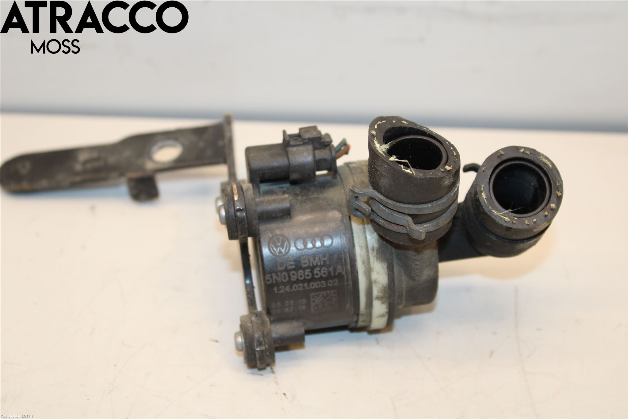 Volkswagen VW GOLF VI 09-13 Vattenpump