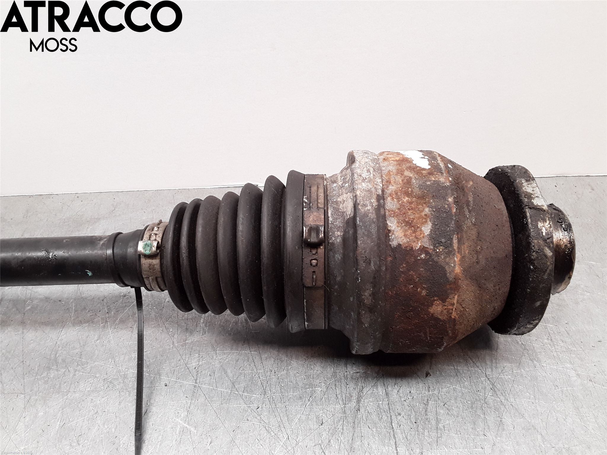 Volkswagen VW TRANSP/CARAVELLE (T5) 04-15 Drivaxel Fram Vänster