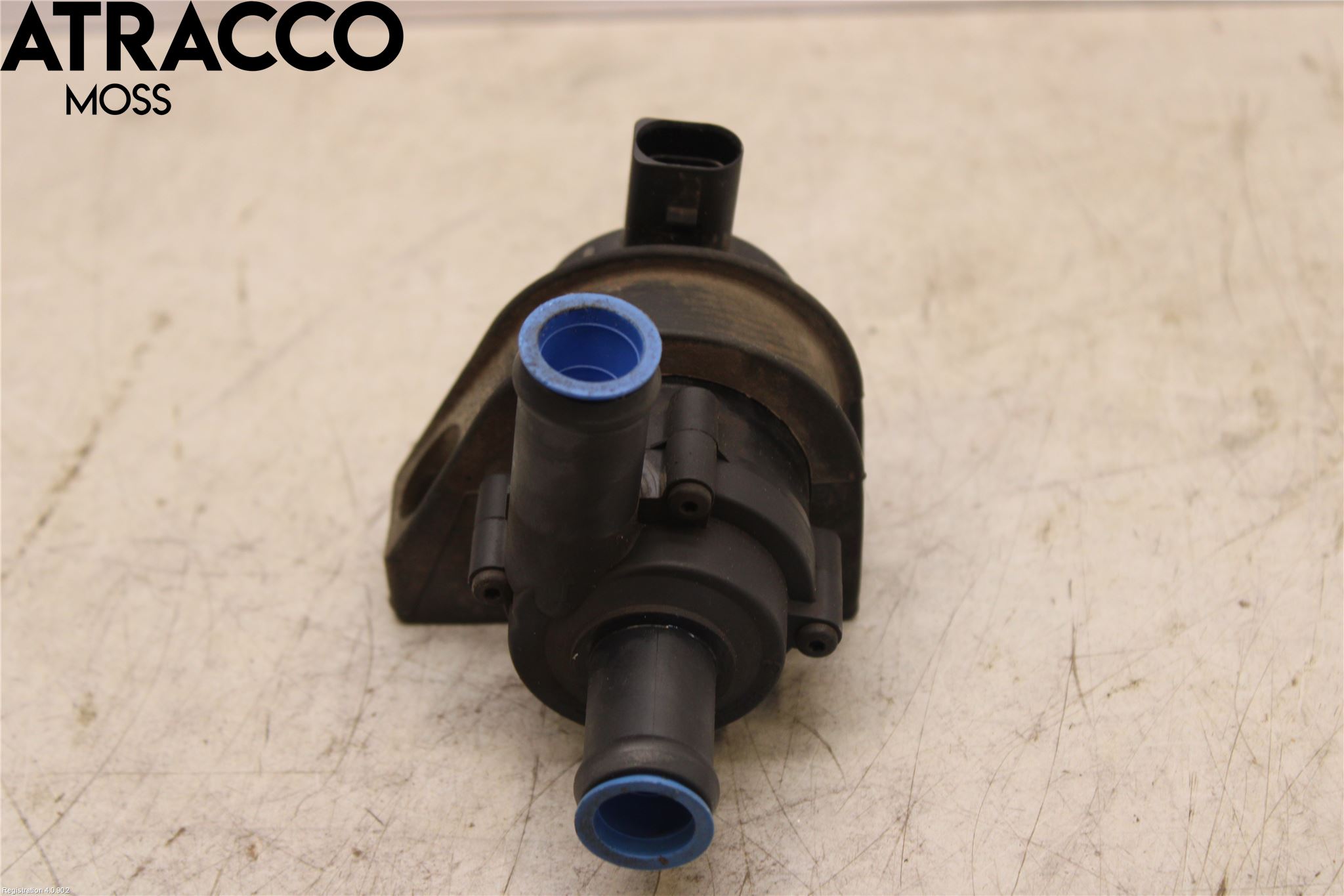 Volkswagen VW GOLF VI 09-13 Vattenpump