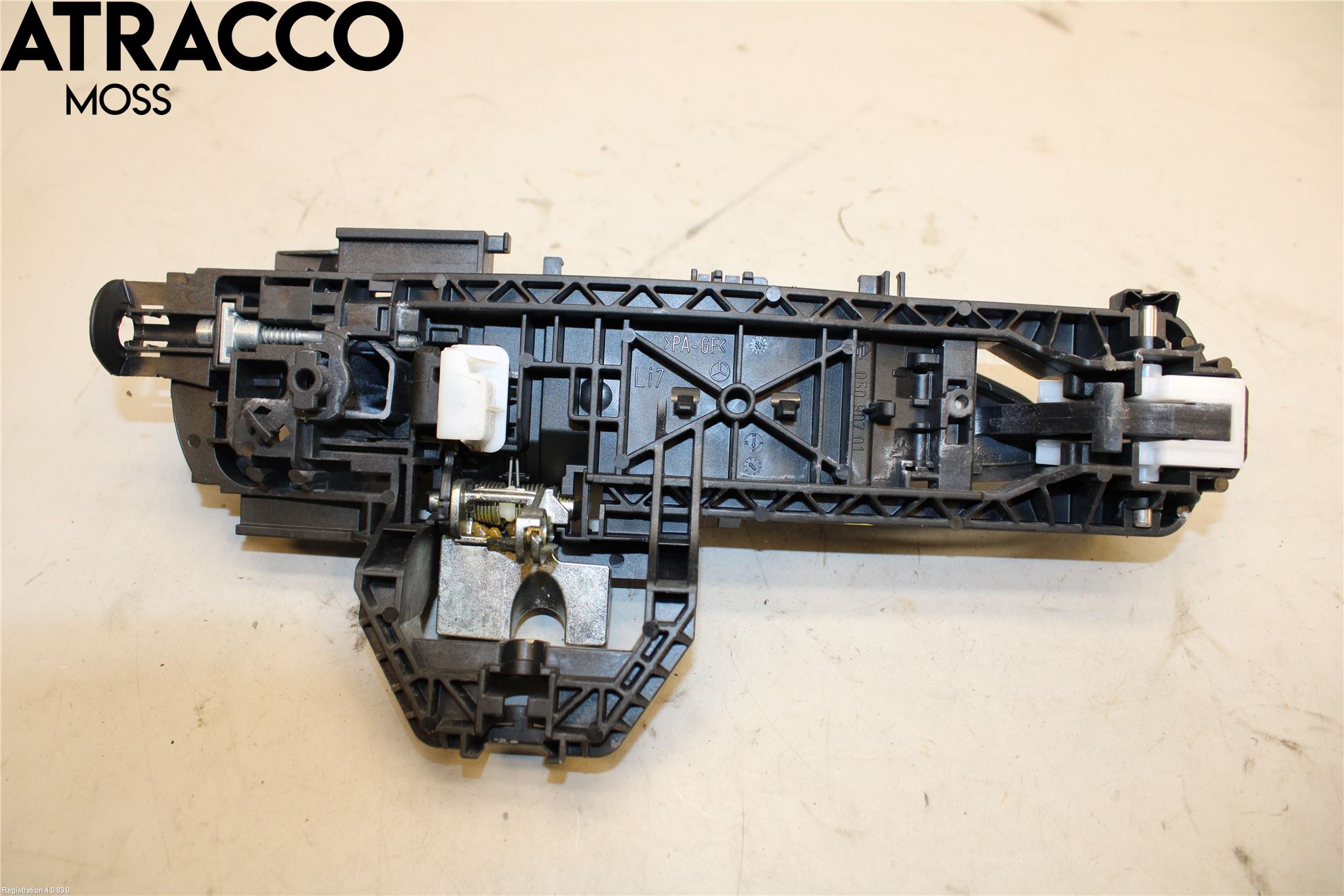 Mercedes-Benz MB E-KLASS (W212) 09-16 Dörrhandtag Yttre Vä