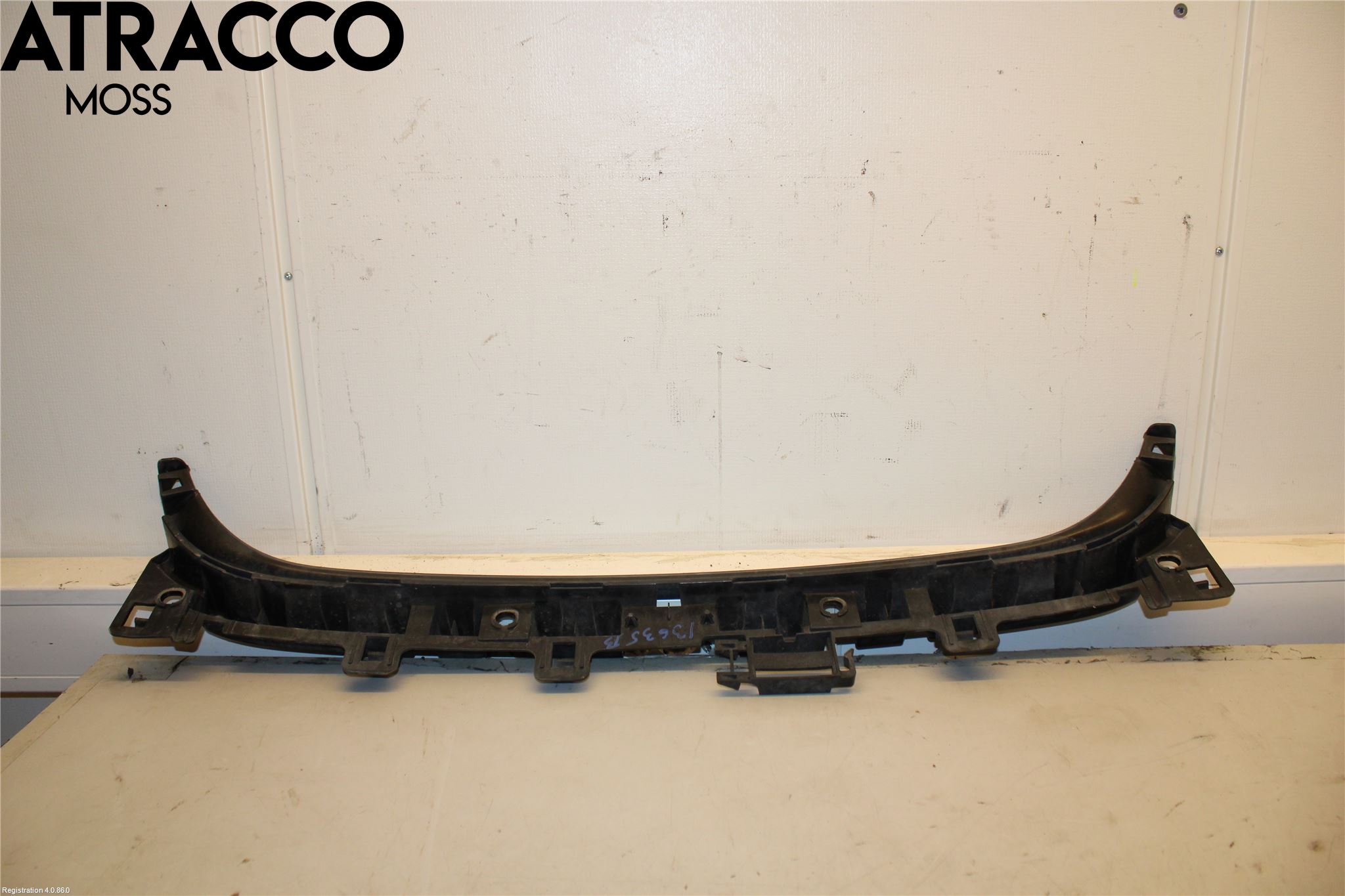 BMW 3 E90/91 SED/TOU 05-12 Stötfångardel Bak Mitt