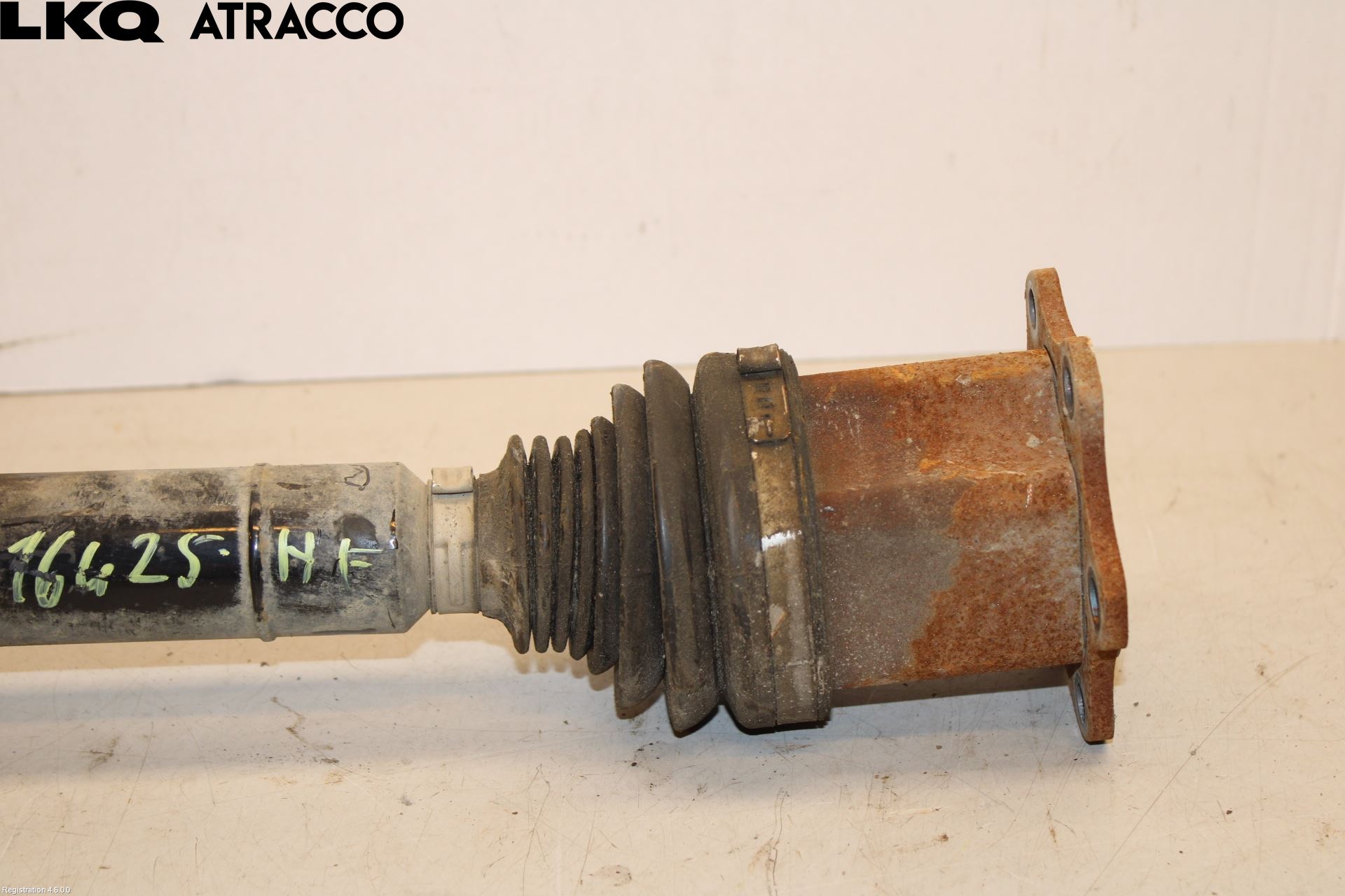 Volkswagen VW PASSAT 15-19 Drivaxel Fram Höger