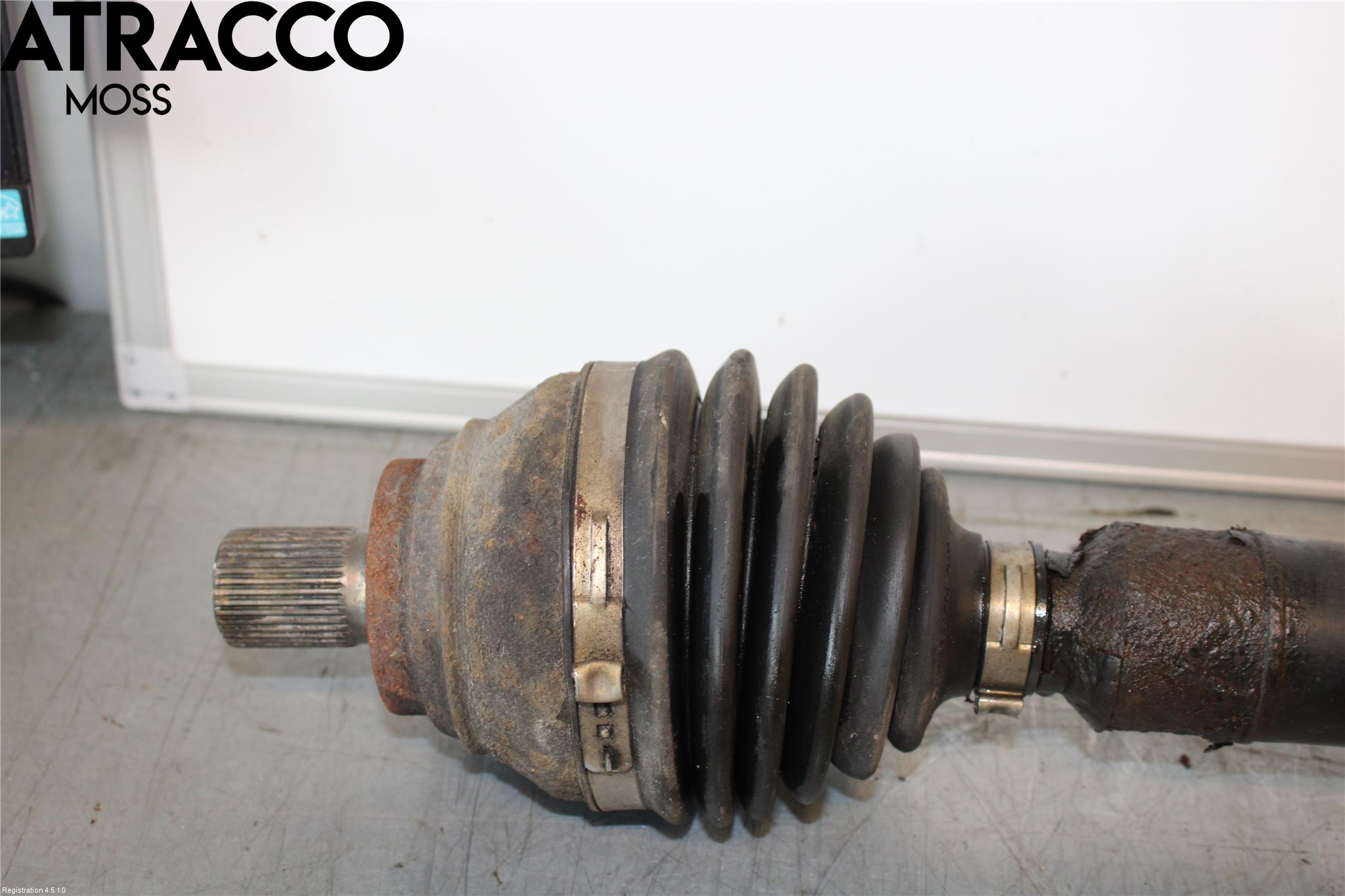 Volkswagen VW CADDY 16-20 Drivaxel Fram Höger