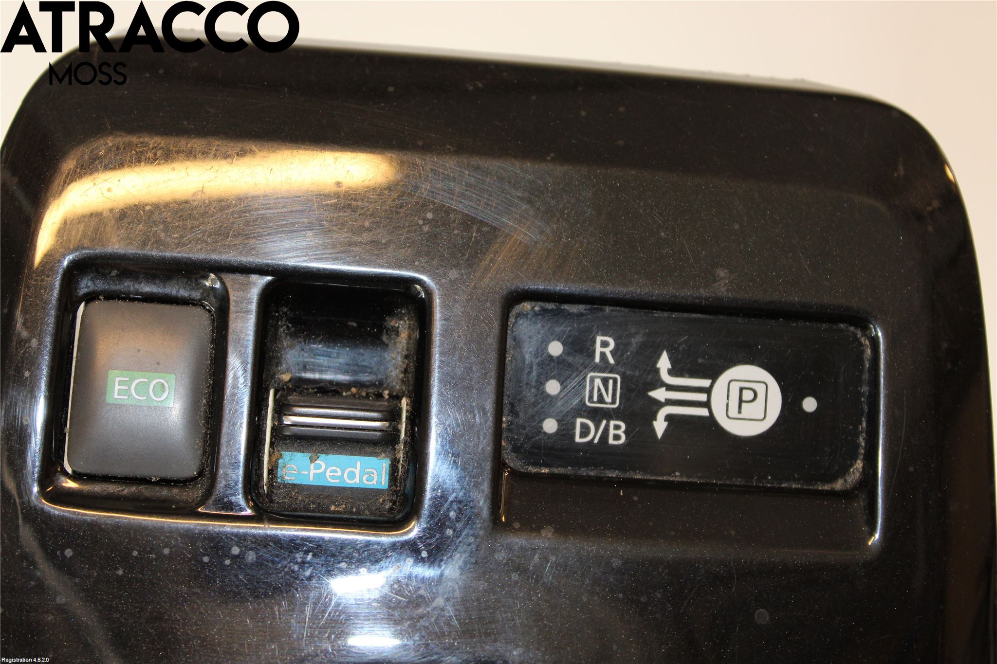 Nissan LEAF 18- Instrumentkonsoll Mitt