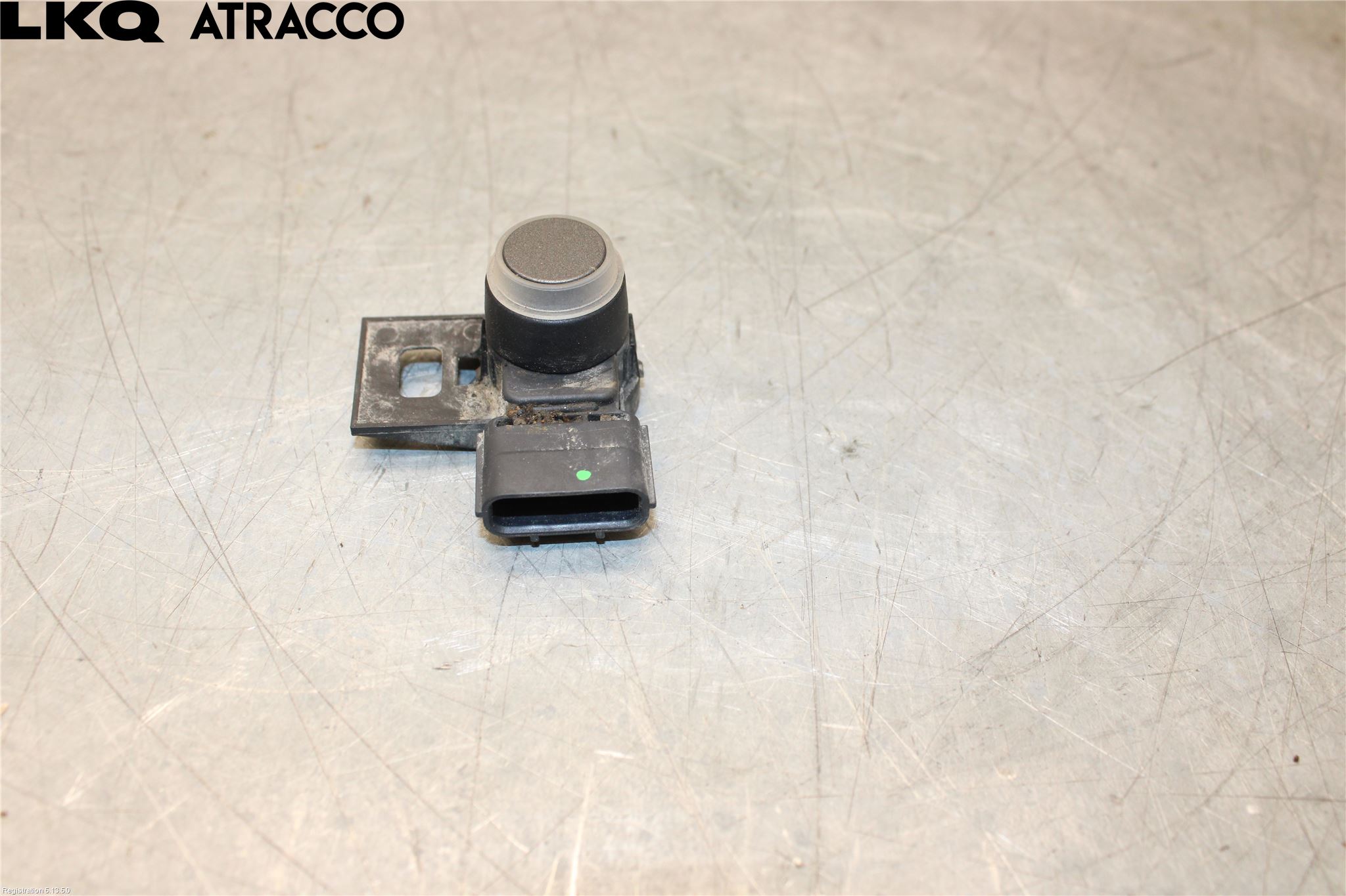 Honda CR-V 13-18 Parkeringshjälp Frontsensor