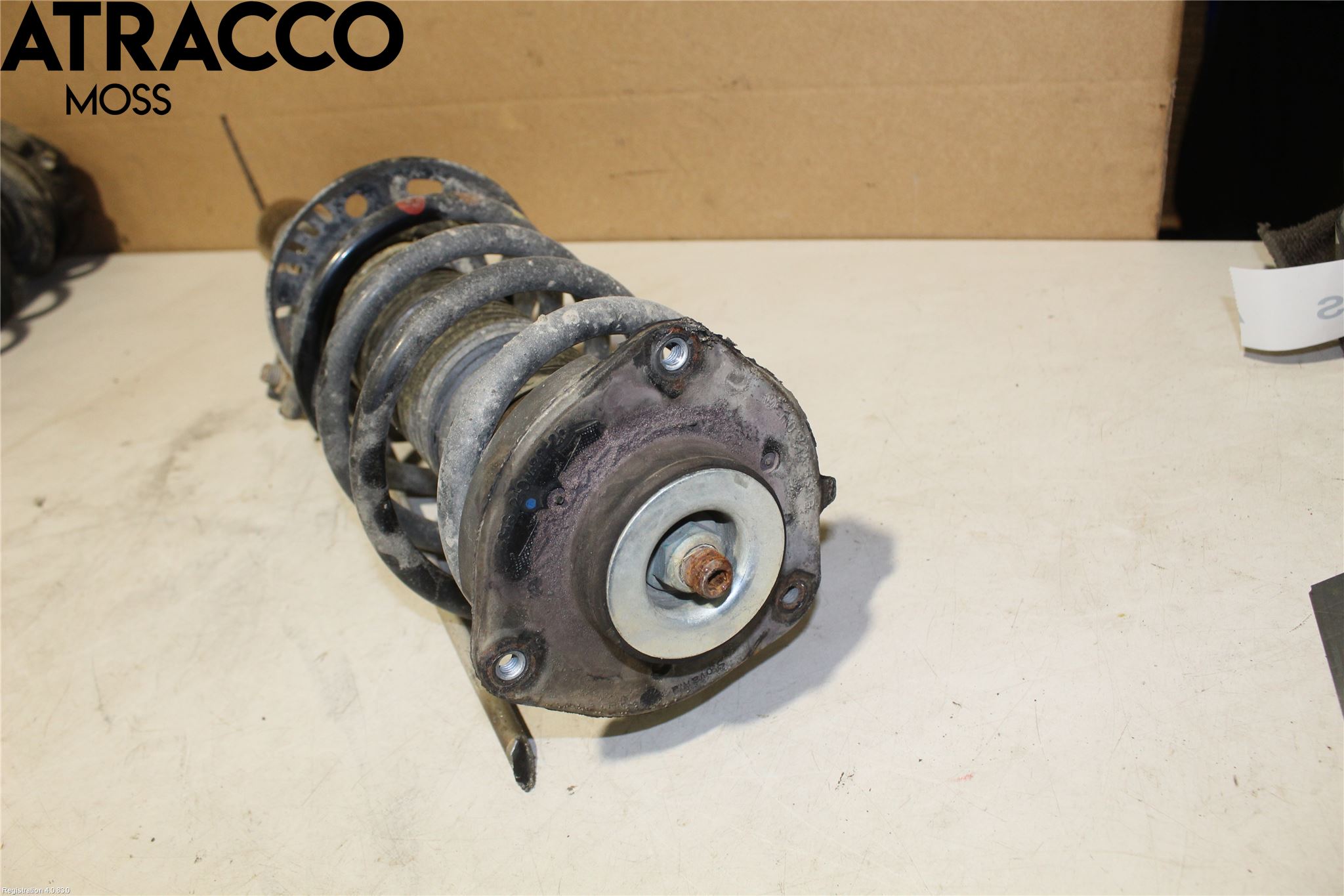 Volkswagen VW CADDY 16-20 Fjäderben Fram Vänster