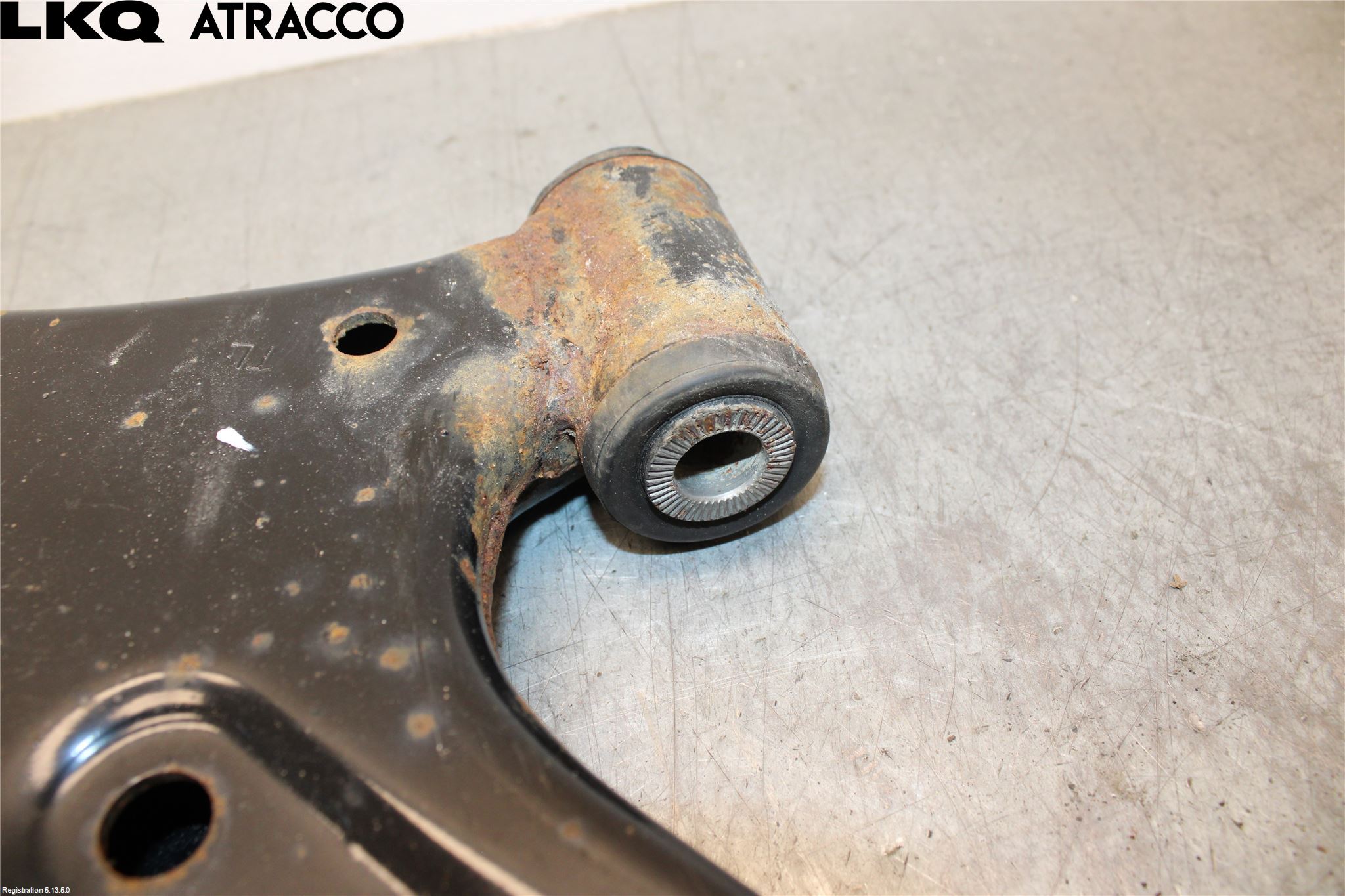 Toyota bZ4X EA10 22- Bärarm Fram Undre Vä