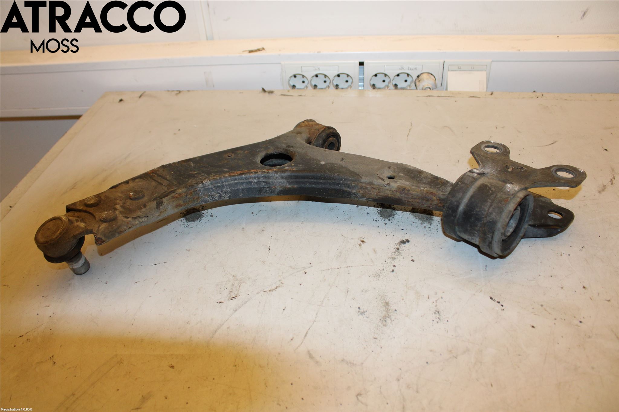 Volvo V40 CROSS COUNTRY 13-19 Bärarm Fram Undre Hö