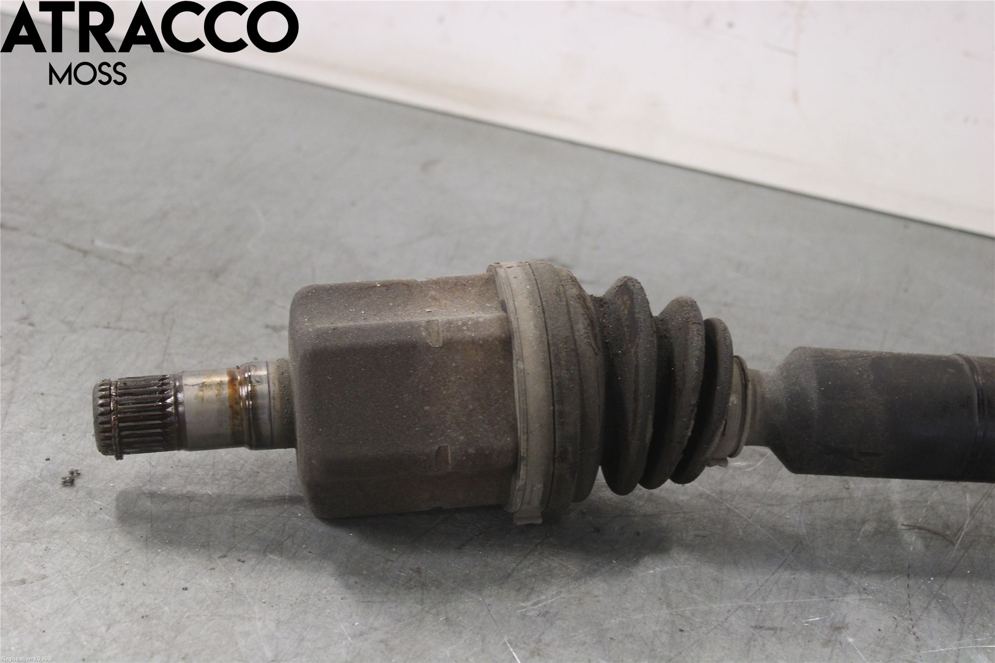 Volkswagen VW GOLF V 04-09 Drivaxel Fram Höger