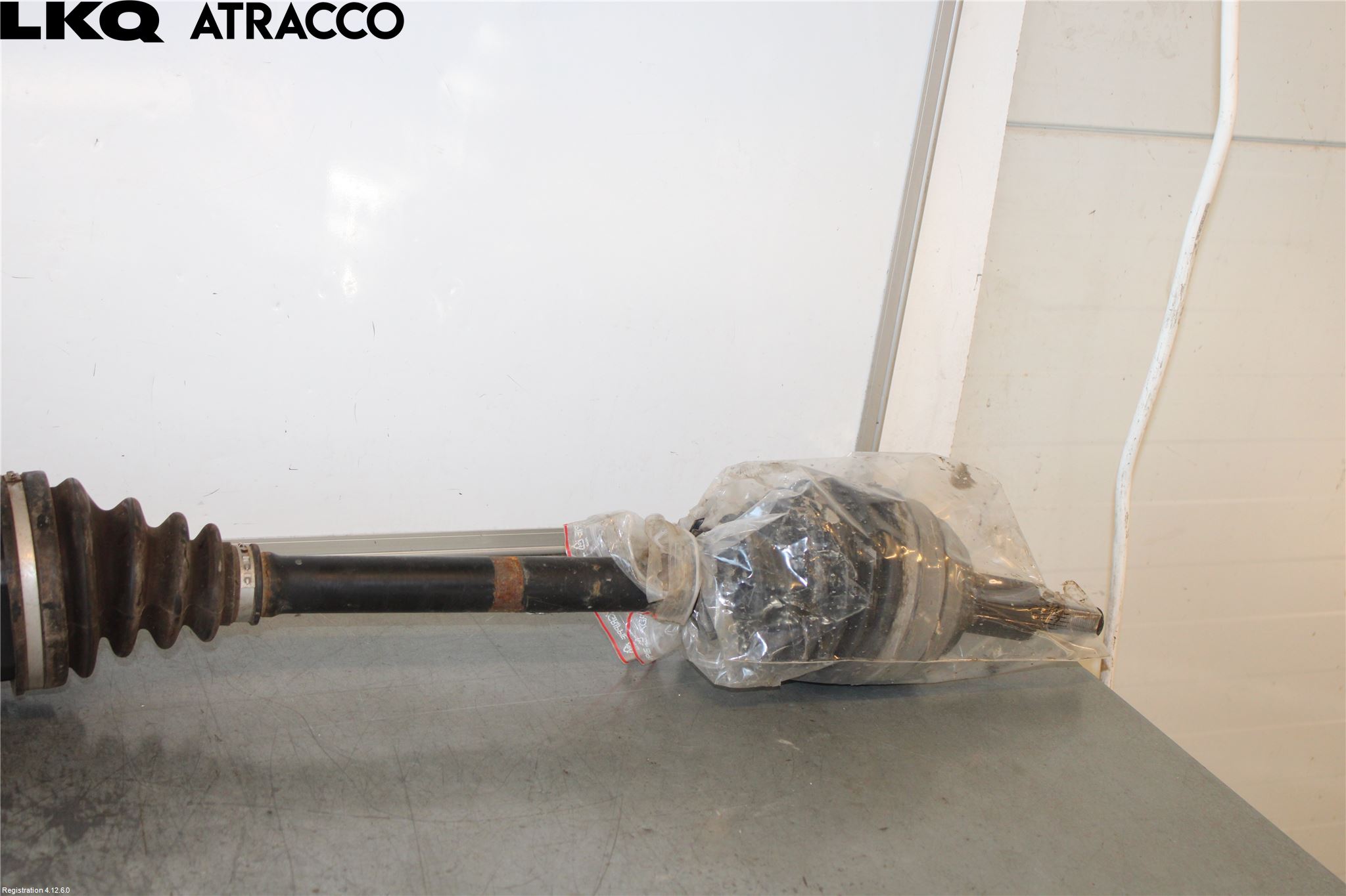 Volkswagen VW CRAFTER II / E-CRAFTER 17- Drivaxel Fram Höger