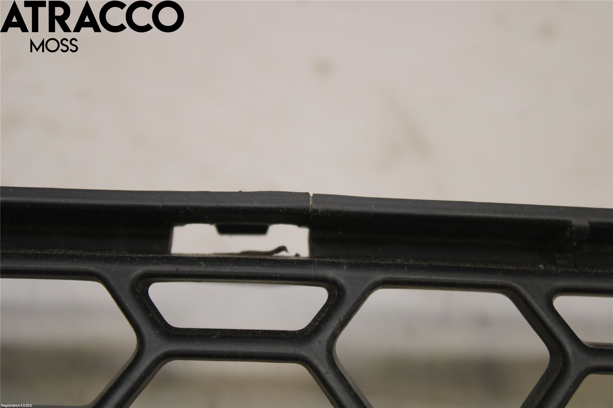 Volvo V60 11-13 Grilldel Mitt