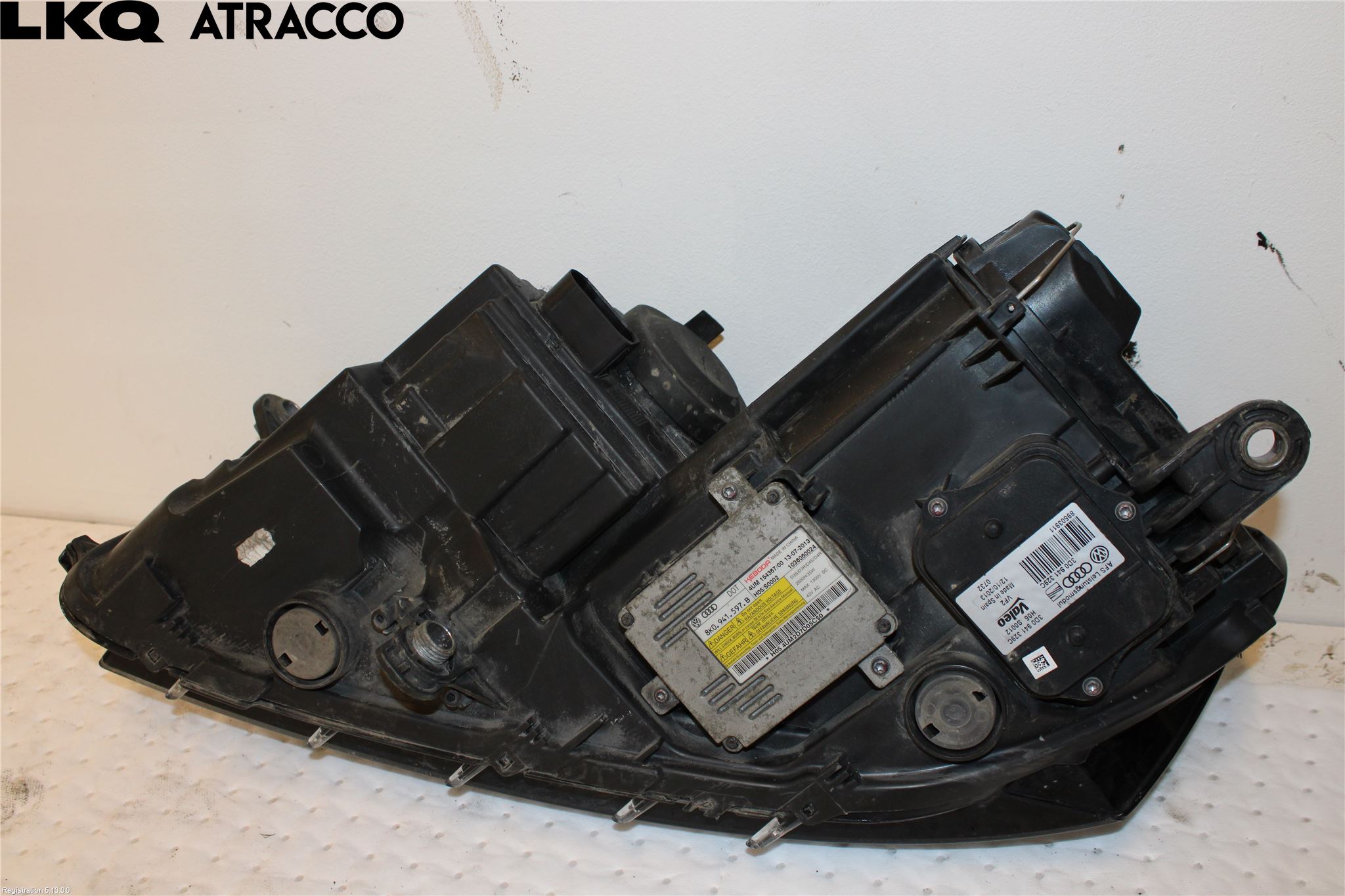 Volkswagen VW CRAFTER 06-16 Strålkastare Höger