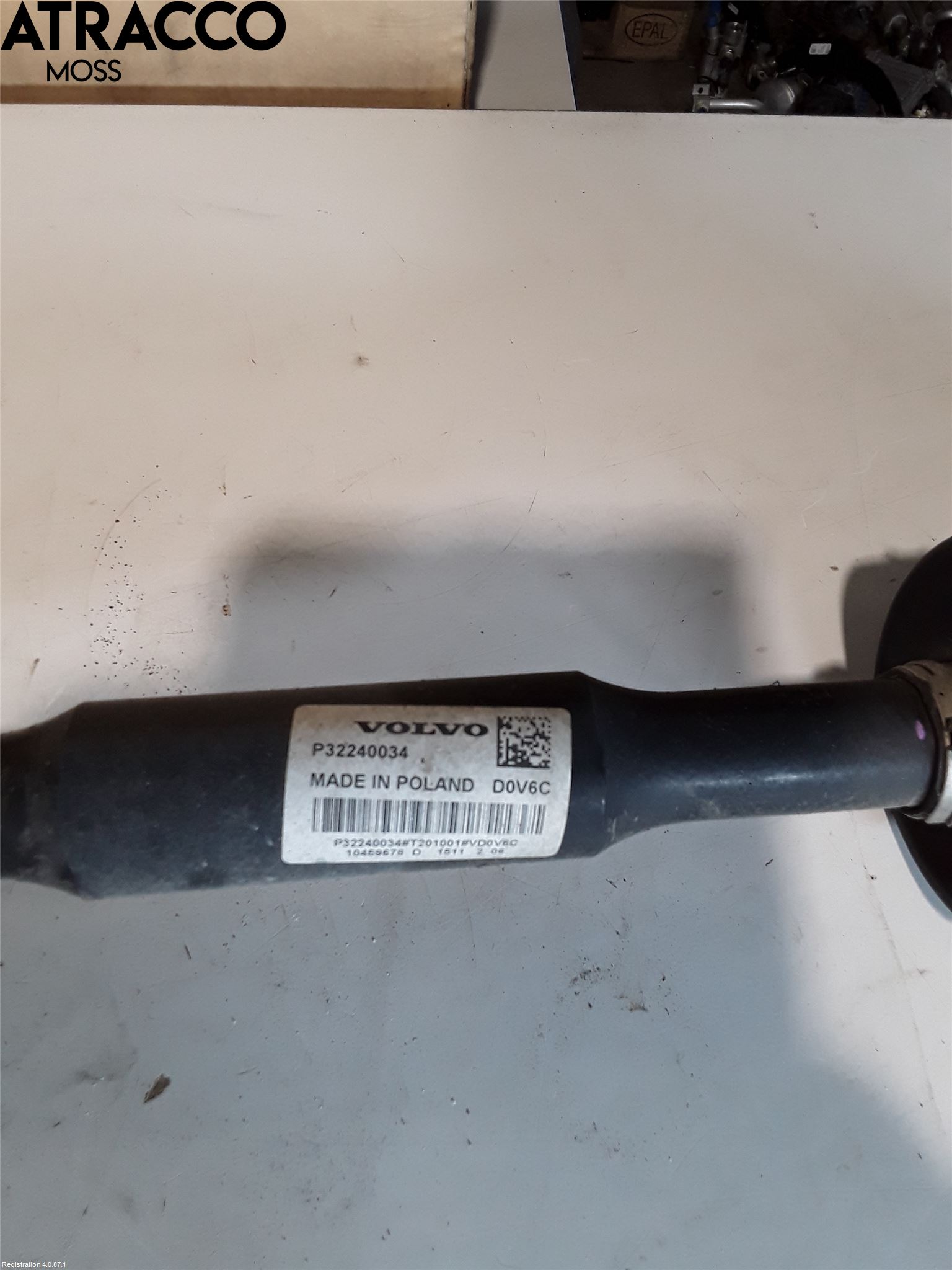 Volvo XC40/RECHARGE 18- Drivaxel Bak Höger