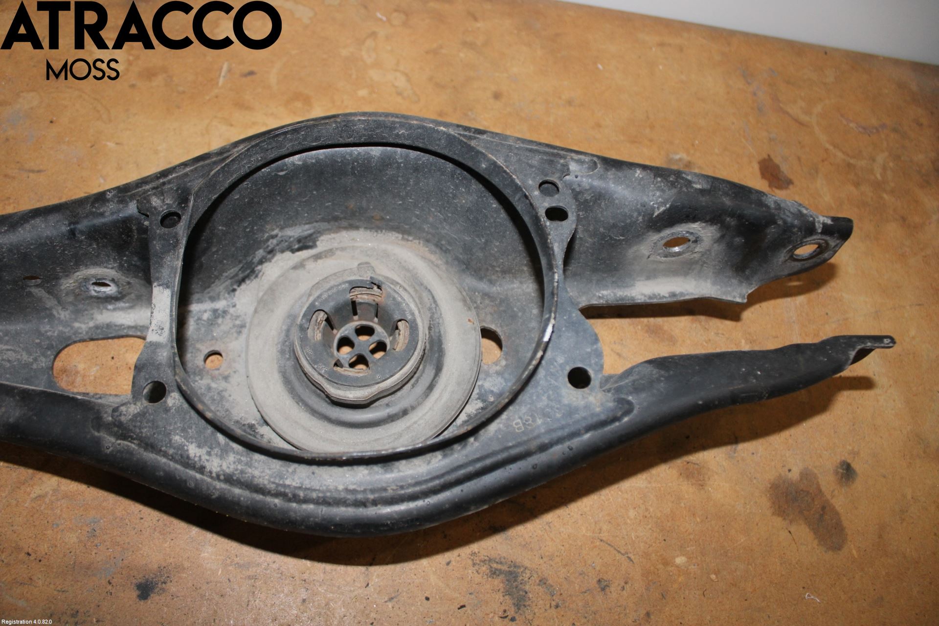 Volkswagen VW PASSAT 15-19 Bärarm Bak Höger