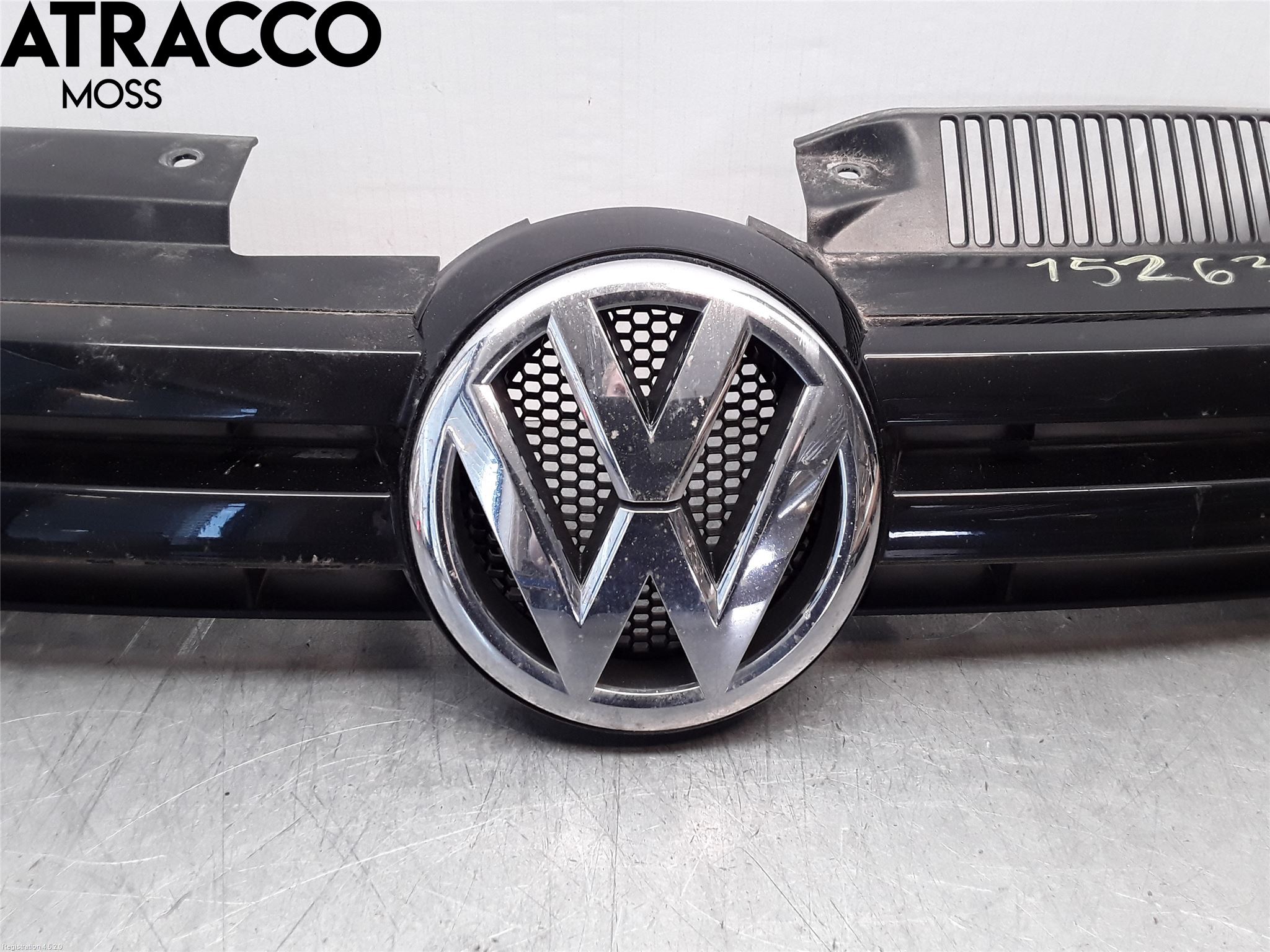 Volkswagen VW GOLF VI 09-13 Grilldel Mitt