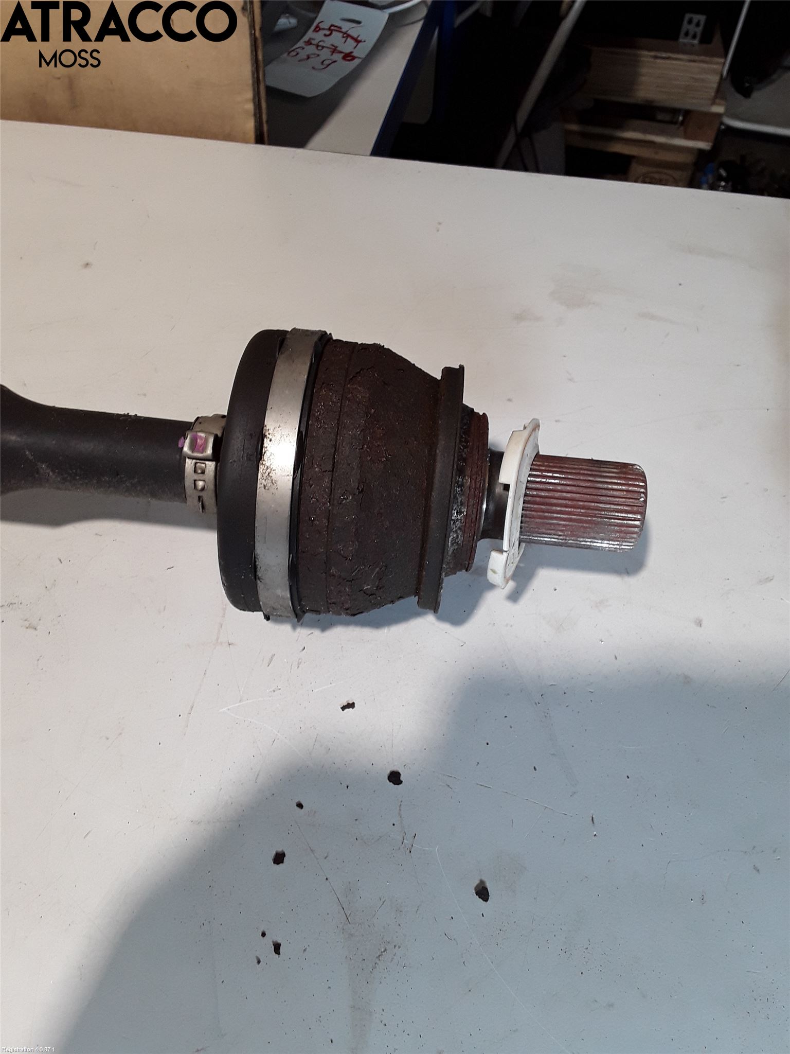 Volvo XC40/RECHARGE 18- Drivaxel Bak Höger