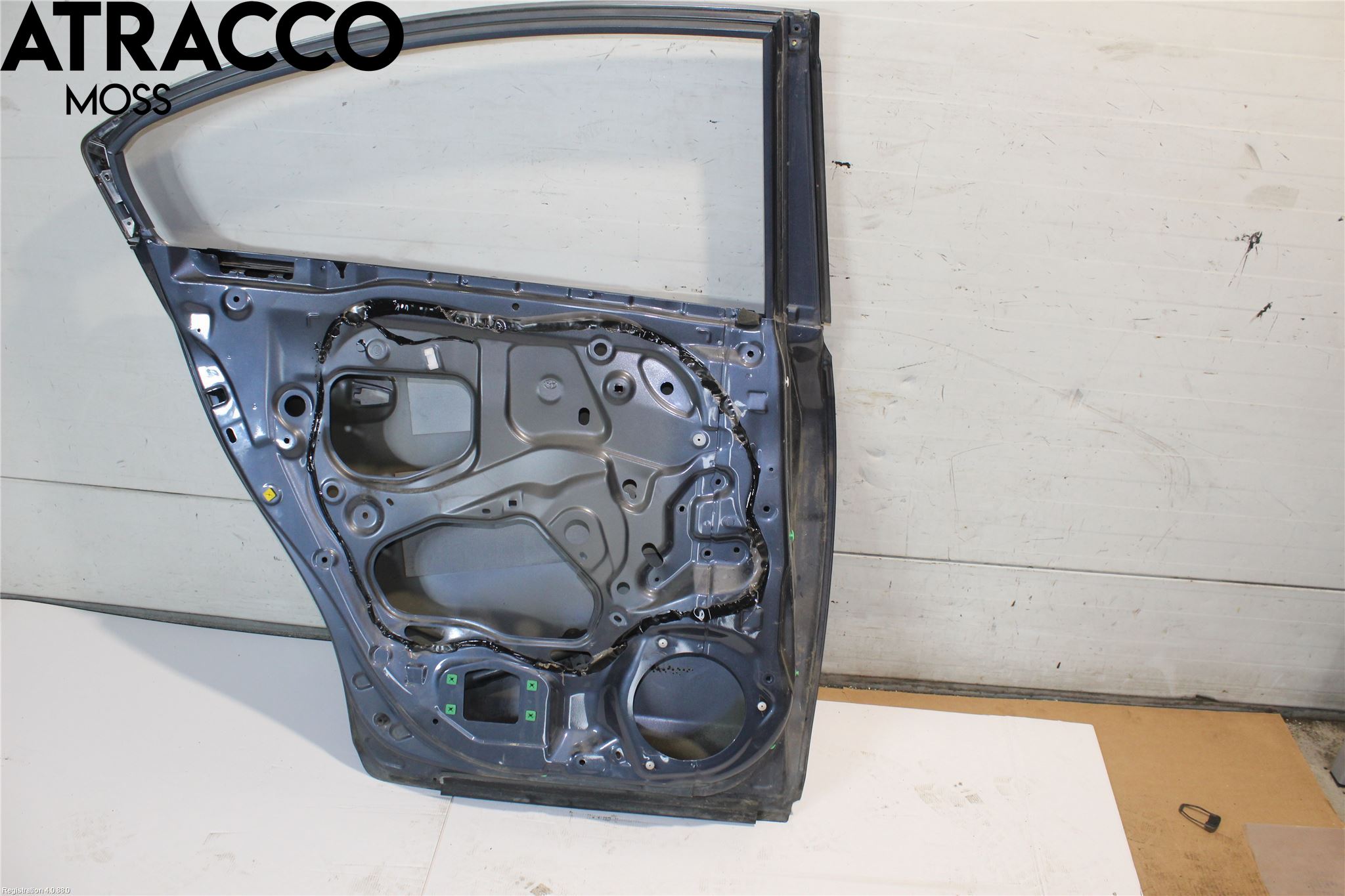 Toyota AVENSIS 09-15 Dörr Bak Vänster