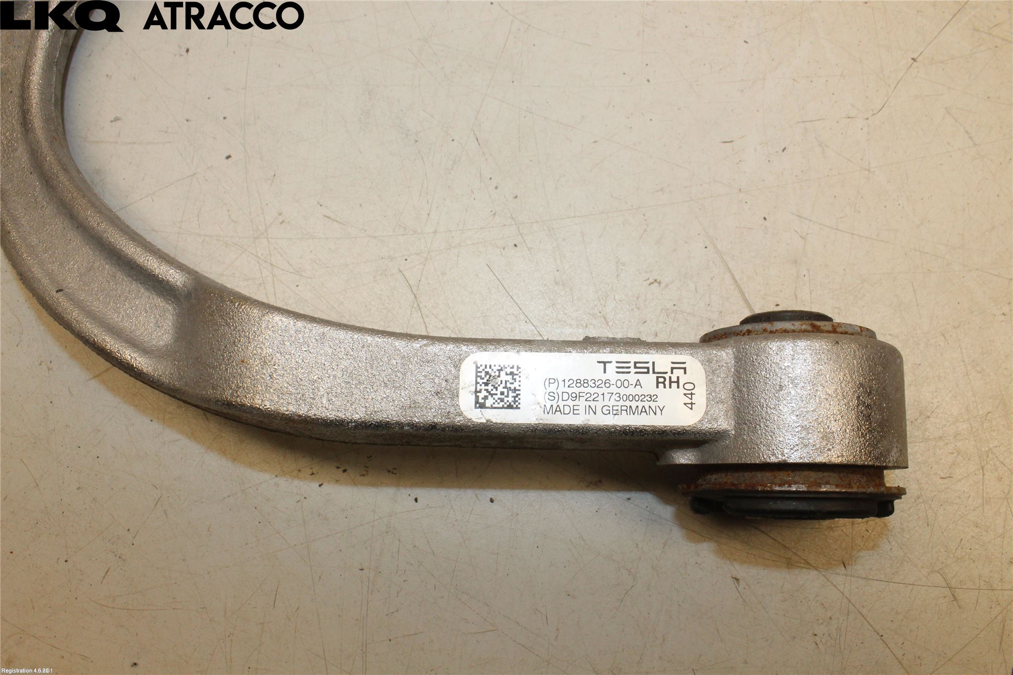Tesla MODEL 3 17- Bärarm Fram Övre Hö
