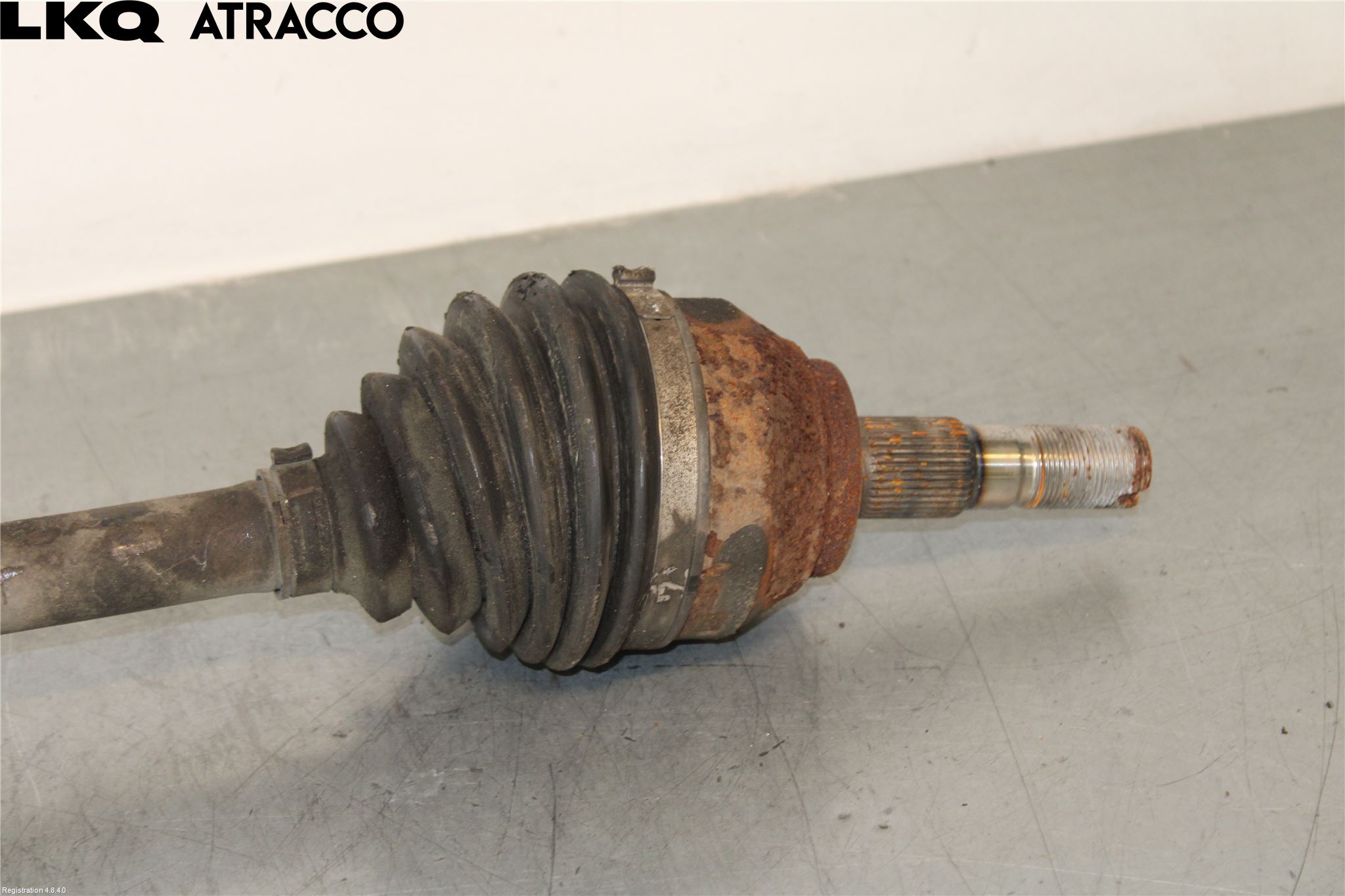 MG ZS EV 20- Drivaxel Fram Vänster