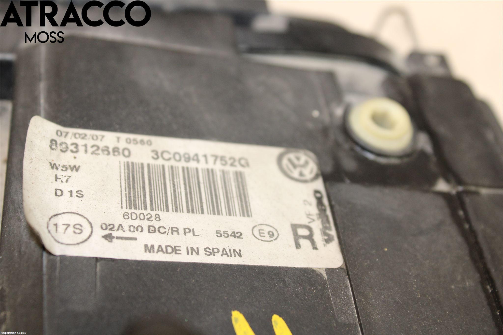 Volkswagen VW PASSAT 05-11 Strålkastare Höger