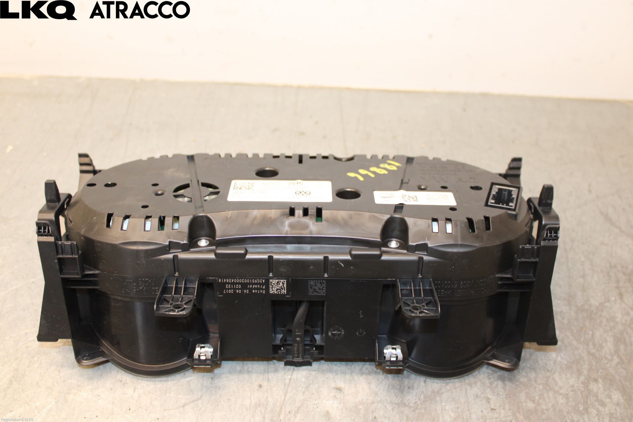 Volkswagen VW PASSAT 15-19 Instrument Hast