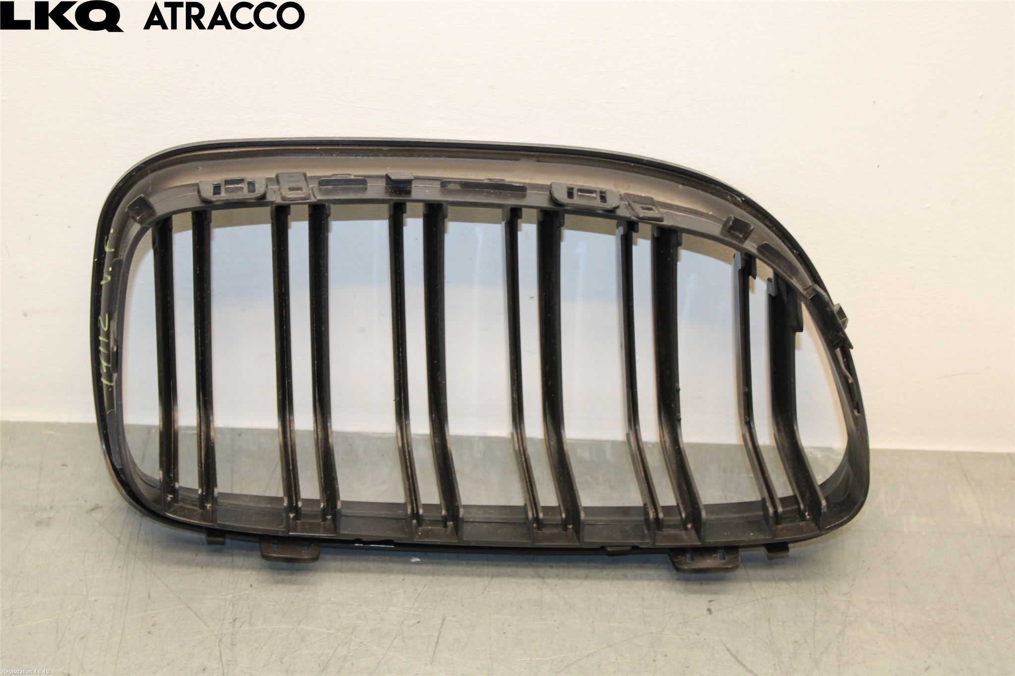 BMW 3 E90/91 SED/TOU 05-12 Grilldel Vänster