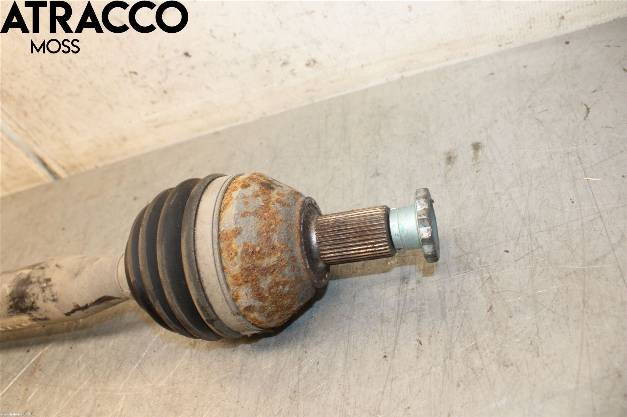 Volkswagen VW POLO 10-17 Drivaxel Fram Höger