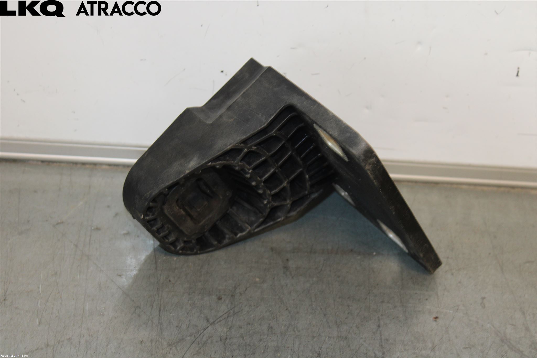 Volkswagen VW ID.4 21- Kylarfäste-Ram-Balk