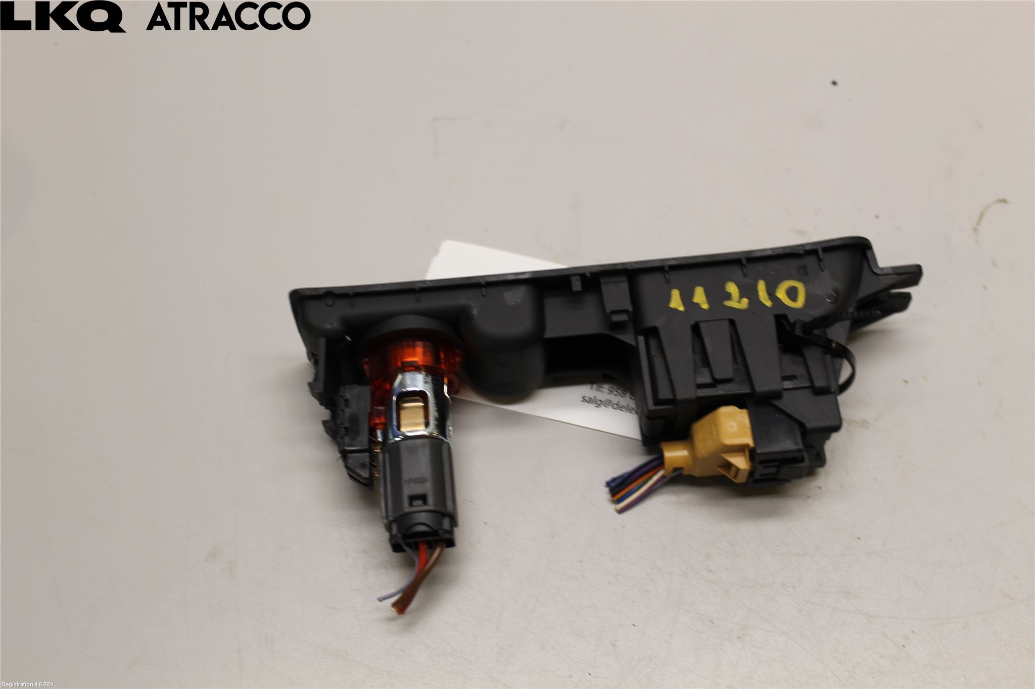 Audi Q3 8U 12-18 Strömställare Parkeringsbroms