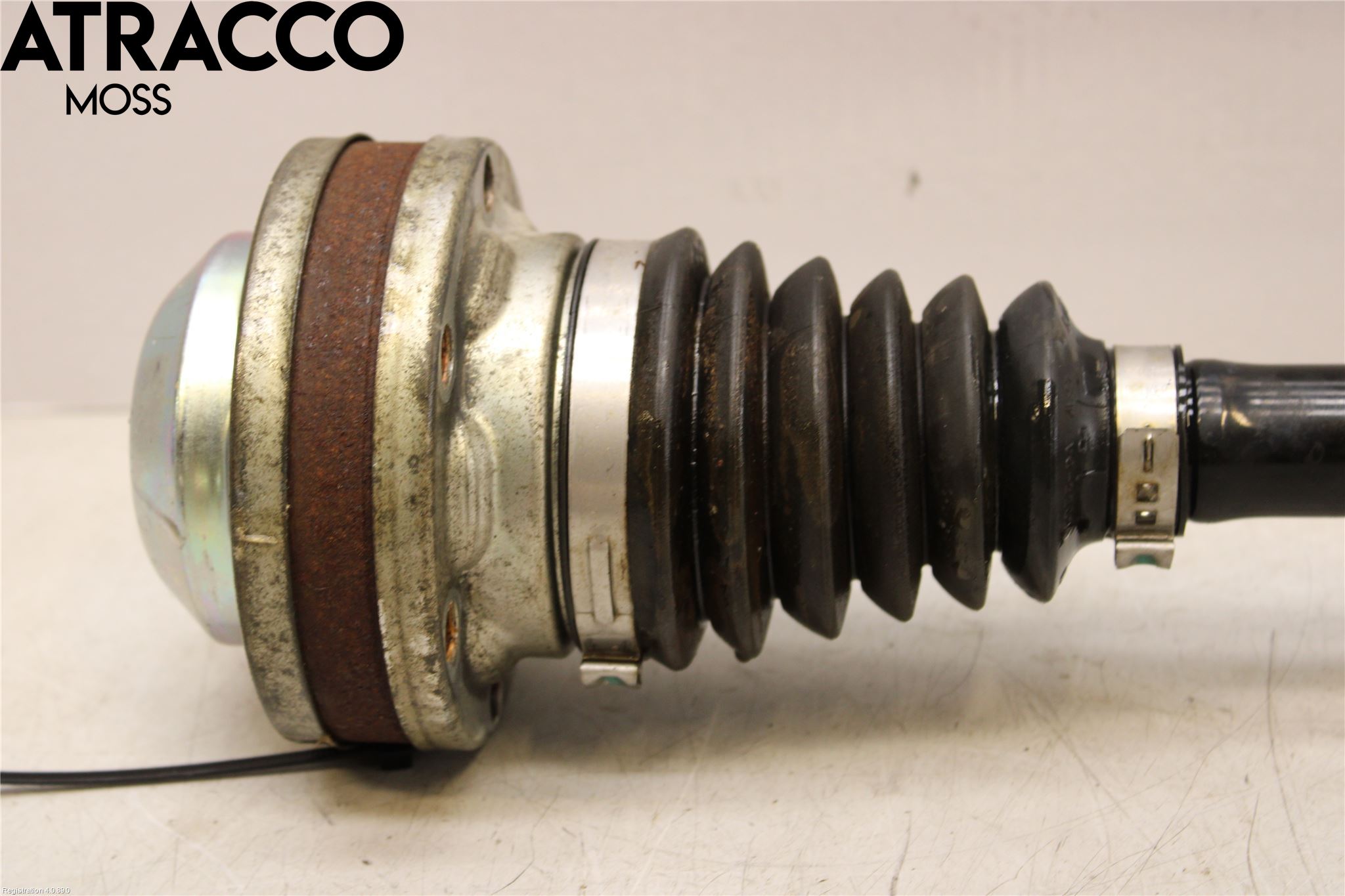 Volkswagen VW CADDY 11-15 Drivaxel Fram Vänster