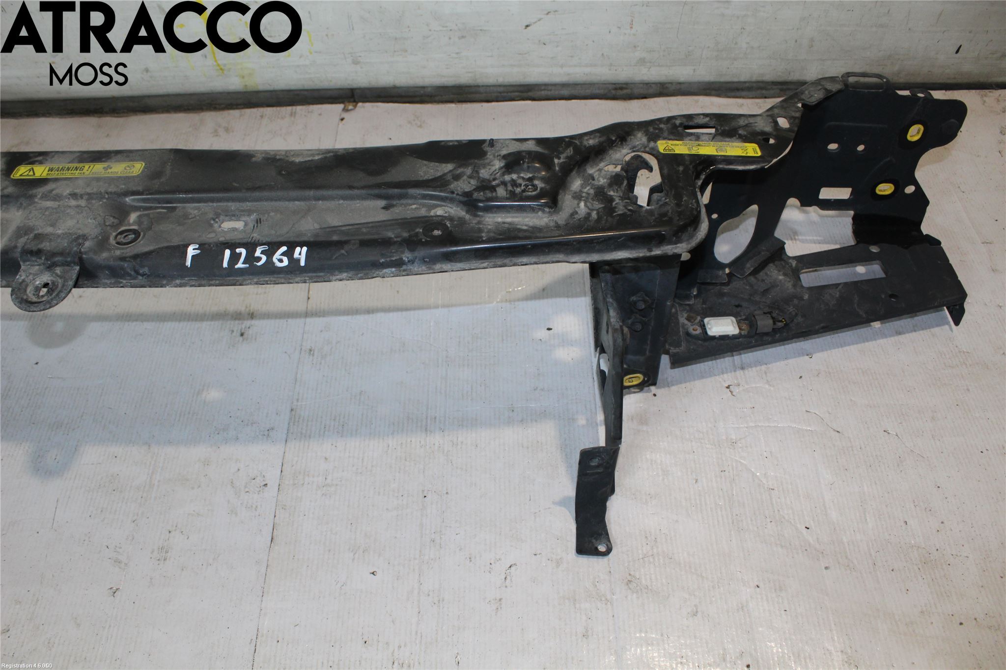 Volvo XC90 03-06 Frontplåt Övre